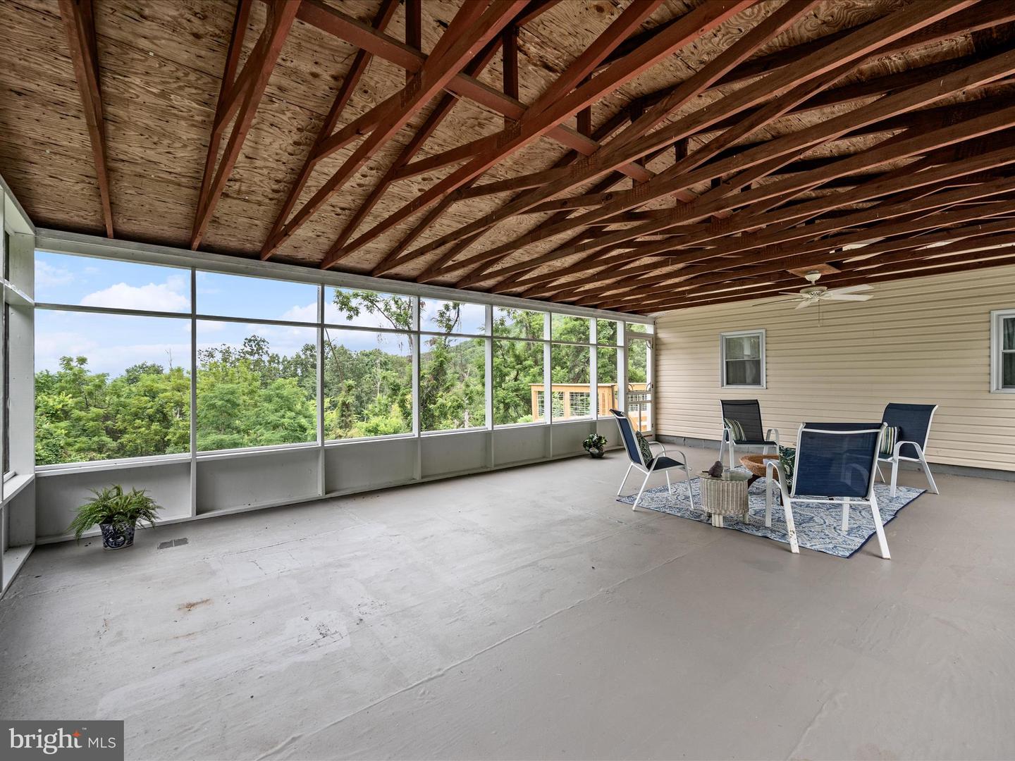 2757 E LEE HWY, NEW MARKET, Virginia 22844, 3 Bedrooms Bedrooms, ,3 BathroomsBathrooms,Residential,For sale,2757 E LEE HWY,VASH2012310 MLS # VASH2012310