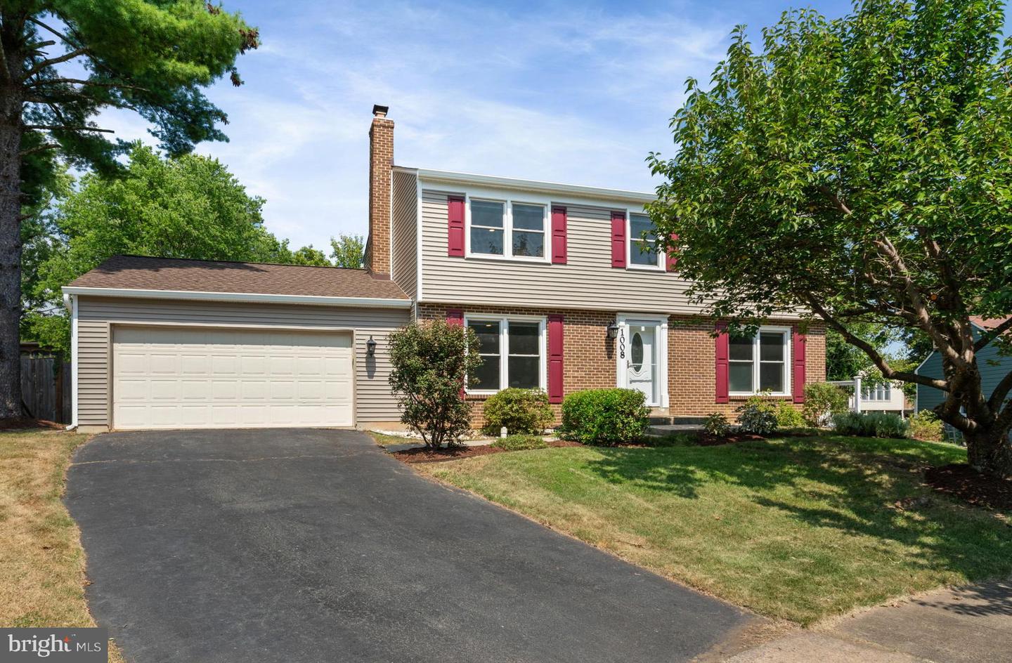 1008 WINDCROFT GLEN CT, HERNDON, Virginia 20170, 5 Bedrooms Bedrooms, ,3 BathroomsBathrooms,Residential,For sale,1008 WINDCROFT GLEN CT,VAFX2263300 MLS # VAFX2263300
