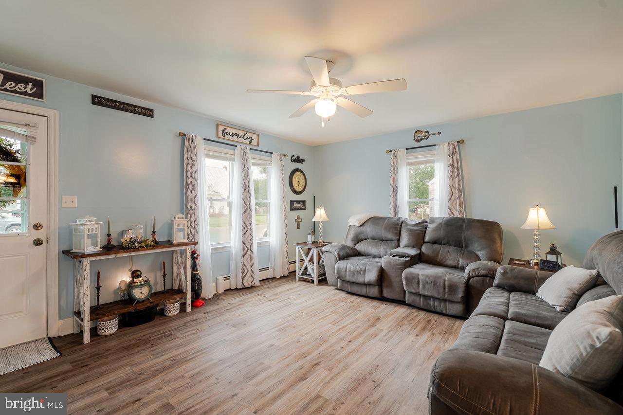 257 CENTER ST, TIMBERVILLE, Virginia 22853, 4 Bedrooms Bedrooms, ,1 BathroomBathrooms,Residential,For sale,257 CENTER ST,VARO2002524 MLS # VARO2002524