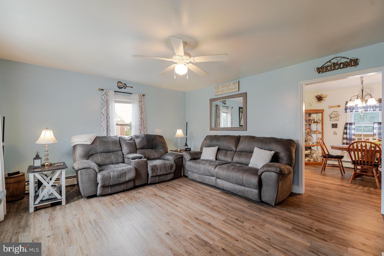 257 CENTER ST, TIMBERVILLE, Virginia 22853, 4 Bedrooms Bedrooms, ,1 BathroomBathrooms,Residential,For sale,257 CENTER ST,VARO2002524 MLS # VARO2002524