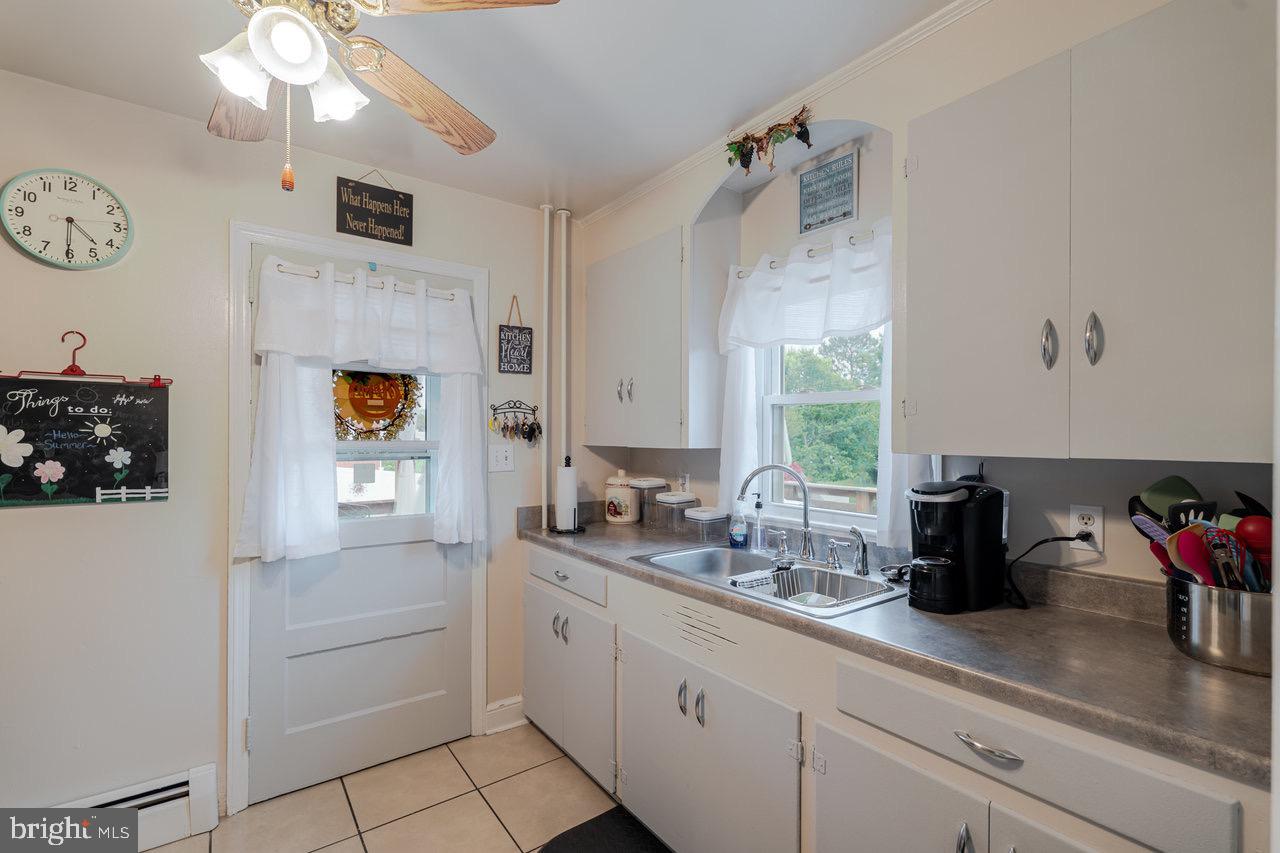 257 CENTER ST, TIMBERVILLE, Virginia 22853, 4 Bedrooms Bedrooms, ,1 BathroomBathrooms,Residential,For sale,257 CENTER ST,VARO2002524 MLS # VARO2002524