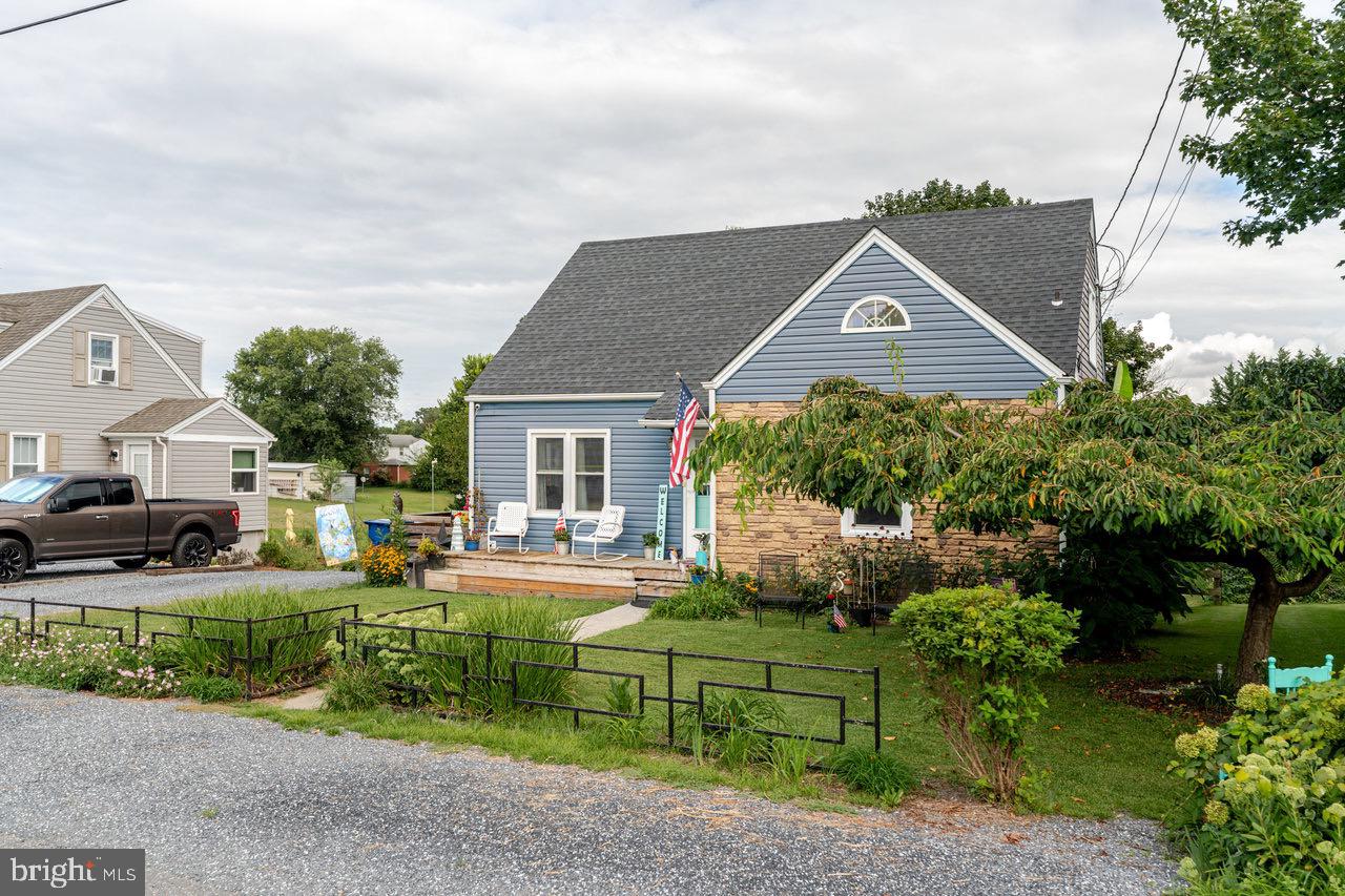 257 CENTER ST, TIMBERVILLE, Virginia 22853, 4 Bedrooms Bedrooms, ,1 BathroomBathrooms,Residential,For sale,257 CENTER ST,VARO2002524 MLS # VARO2002524