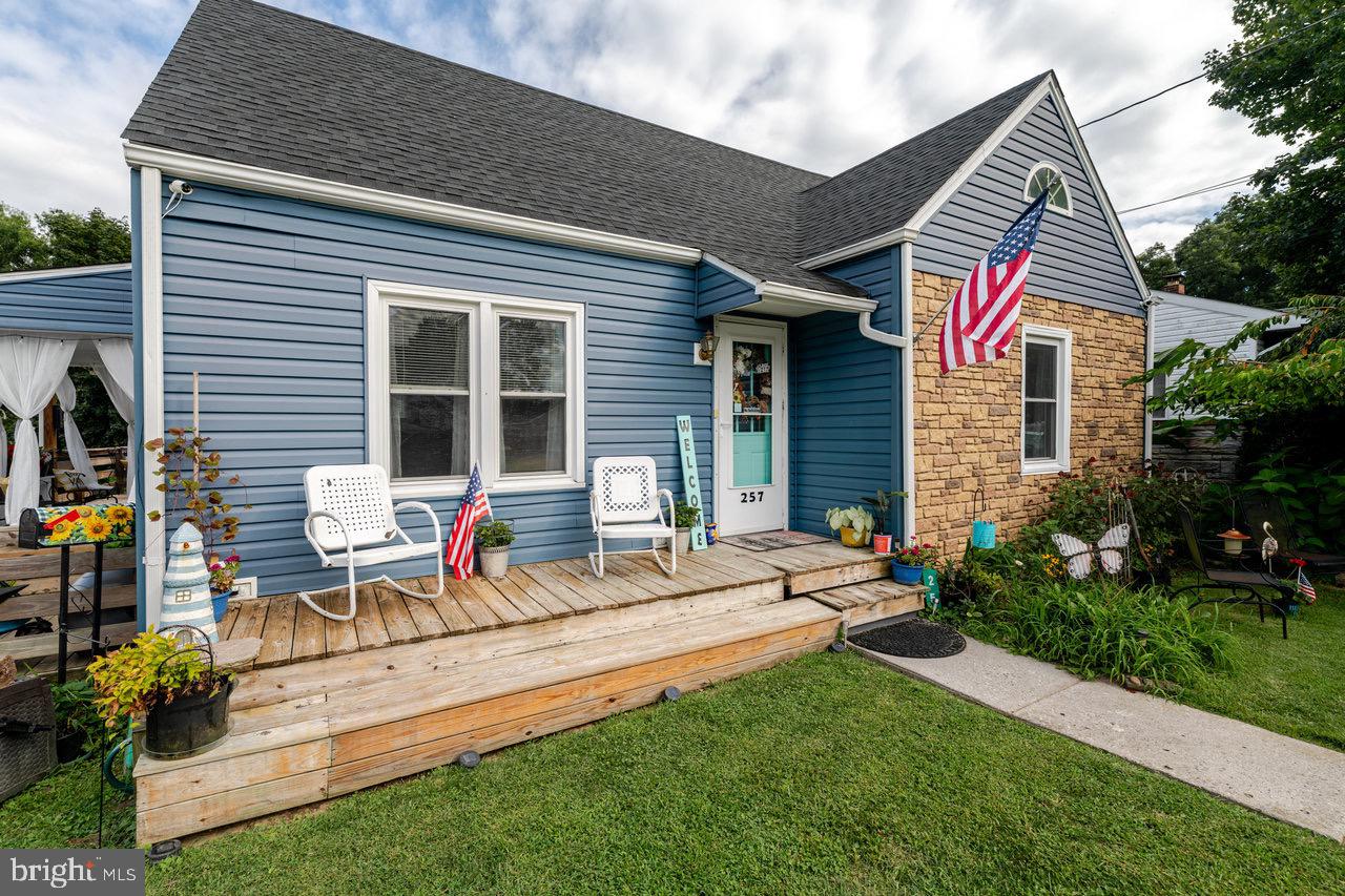 257 CENTER ST, TIMBERVILLE, Virginia 22853, 4 Bedrooms Bedrooms, ,1 BathroomBathrooms,Residential,For sale,257 CENTER ST,VARO2002524 MLS # VARO2002524