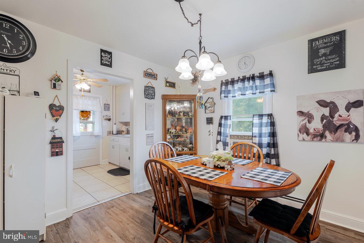 257 CENTER ST, TIMBERVILLE, Virginia 22853, 4 Bedrooms Bedrooms, ,1 BathroomBathrooms,Residential,For sale,257 CENTER ST,VARO2002524 MLS # VARO2002524
