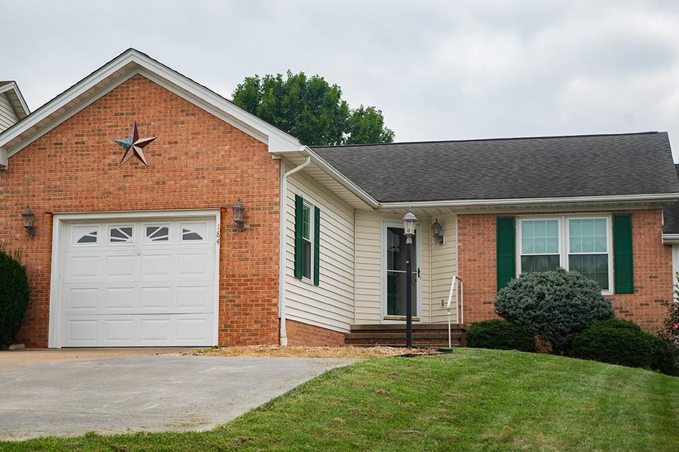 184 WALNUT DR, BROADWAY, Virginia 22815, 2 Bedrooms Bedrooms, ,2 BathroomsBathrooms,Residential,184 WALNUT DR,668274 MLS # 668274