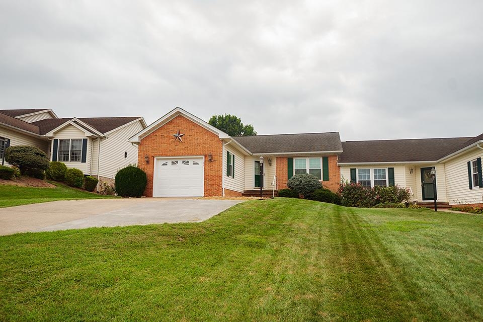 184 WALNUT DR, BROADWAY, Virginia 22815, 2 Bedrooms Bedrooms, ,2 BathroomsBathrooms,Residential,184 WALNUT DR,668274 MLS # 668274