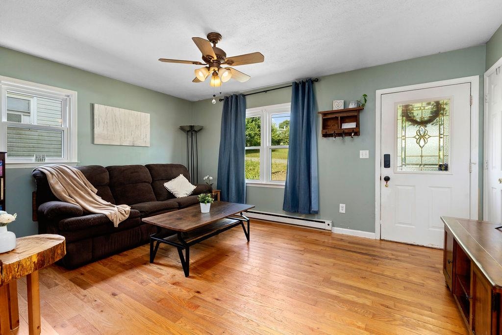 54 BEVERLEY ST, VERONA, Virginia 24482, 3 Bedrooms Bedrooms, ,1 BathroomBathrooms,Residential,54 BEVERLEY ST,668280 MLS # 668280