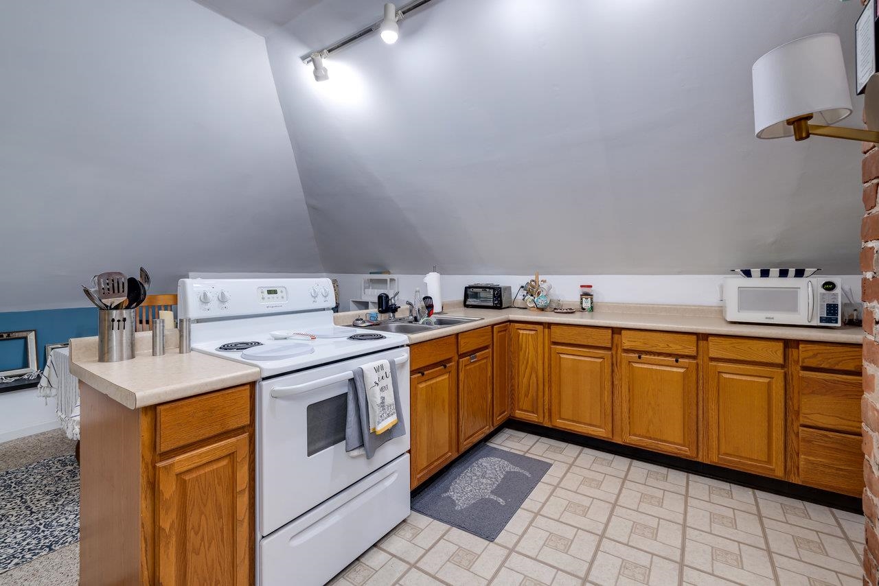 289 NEWMAN AVE, HARRISONBURG, Virginia 22801, 7 Bedrooms Bedrooms, ,5 BathroomsBathrooms,Residential,289 NEWMAN AVE,668282 MLS # 668282