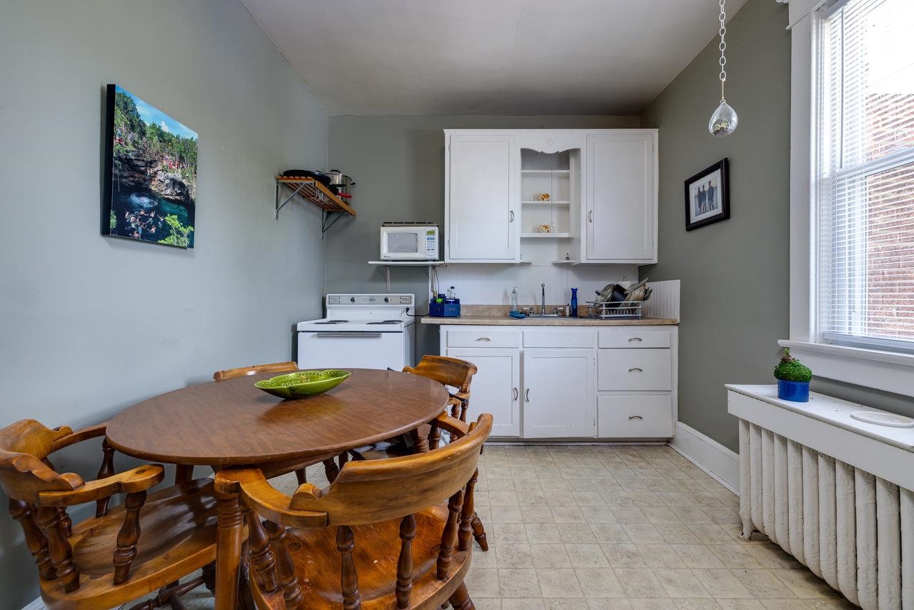 289 NEWMAN AVE, HARRISONBURG, Virginia 22801, 7 Bedrooms Bedrooms, ,5 BathroomsBathrooms,Residential,289 NEWMAN AVE,668282 MLS # 668282
