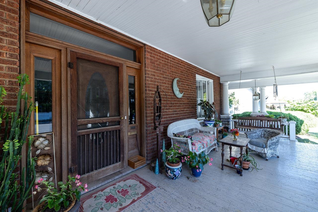289 NEWMAN AVE, HARRISONBURG, Virginia 22801, 7 Bedrooms Bedrooms, ,5 BathroomsBathrooms,Residential,289 NEWMAN AVE,668282 MLS # 668282