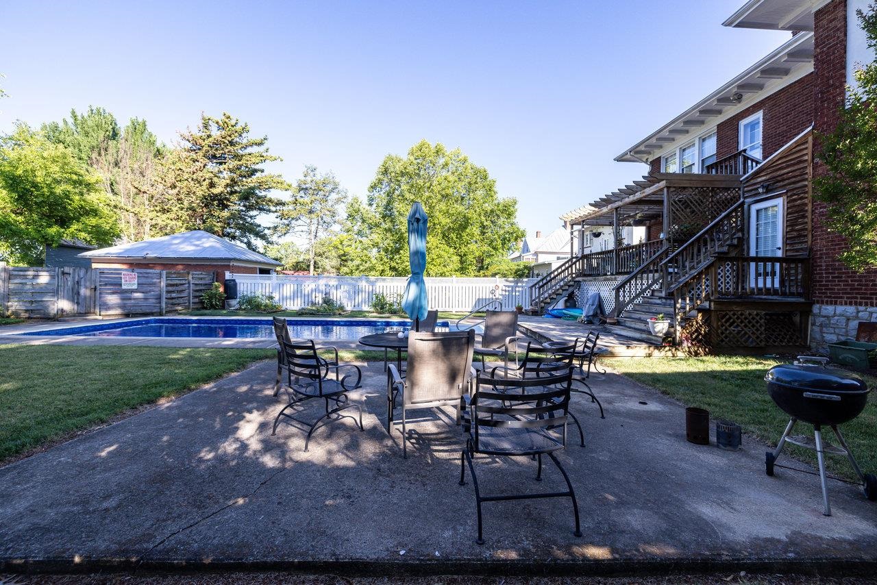 289 NEWMAN AVE, HARRISONBURG, Virginia 22801, 7 Bedrooms Bedrooms, ,5 BathroomsBathrooms,Residential,289 NEWMAN AVE,668282 MLS # 668282