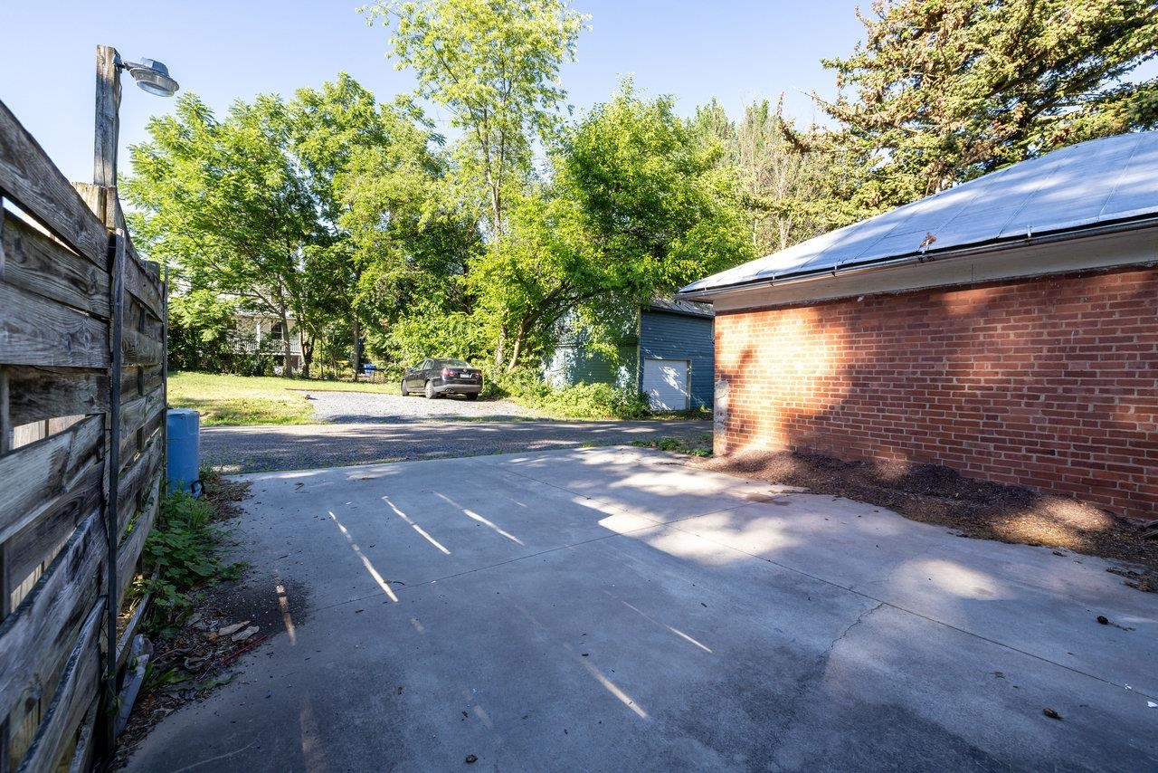 289 NEWMAN AVE, HARRISONBURG, Virginia 22801, 7 Bedrooms Bedrooms, ,5 BathroomsBathrooms,Residential,289 NEWMAN AVE,668282 MLS # 668282