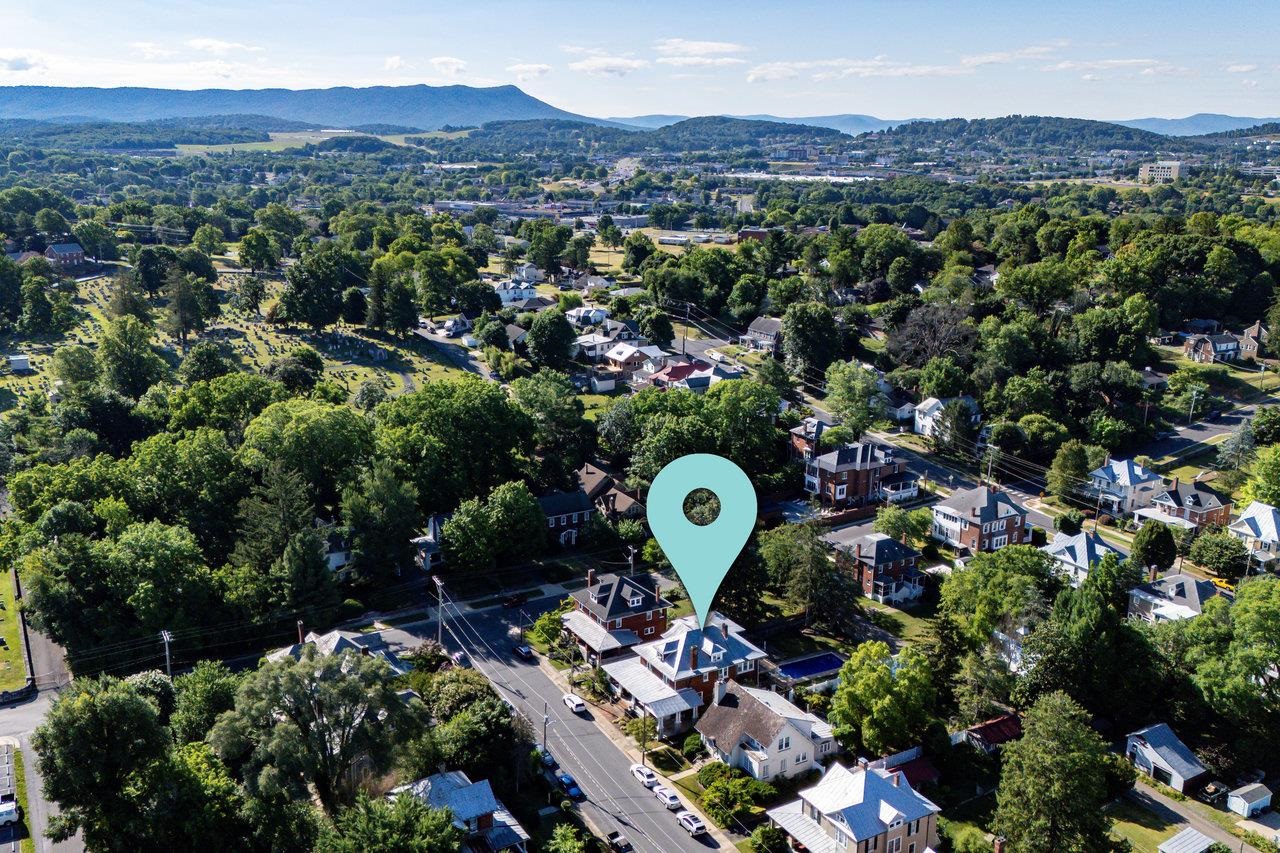 289 NEWMAN AVE, HARRISONBURG, Virginia 22801, 7 Bedrooms Bedrooms, ,5 BathroomsBathrooms,Residential,289 NEWMAN AVE,668282 MLS # 668282