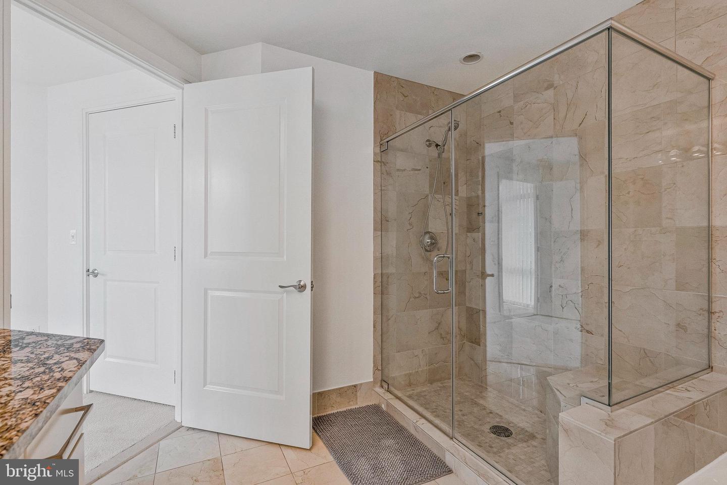 8220 CRESTWOOD HEIGHTS DR #412, MCLEAN, Virginia 22102, 2 Bedrooms Bedrooms, ,2 BathroomsBathrooms,Residential,For sale,8220 CRESTWOOD HEIGHTS DR #412,VAFX2258994 MLS # VAFX2258994