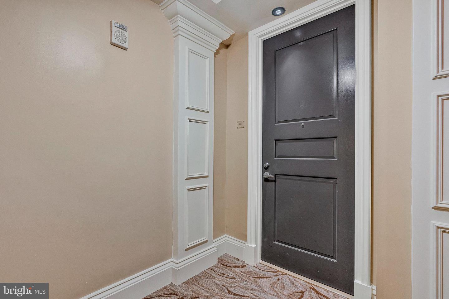 8220 CRESTWOOD HEIGHTS DR #412, MCLEAN, Virginia 22102, 2 Bedrooms Bedrooms, ,2 BathroomsBathrooms,Residential,For sale,8220 CRESTWOOD HEIGHTS DR #412,VAFX2258994 MLS # VAFX2258994