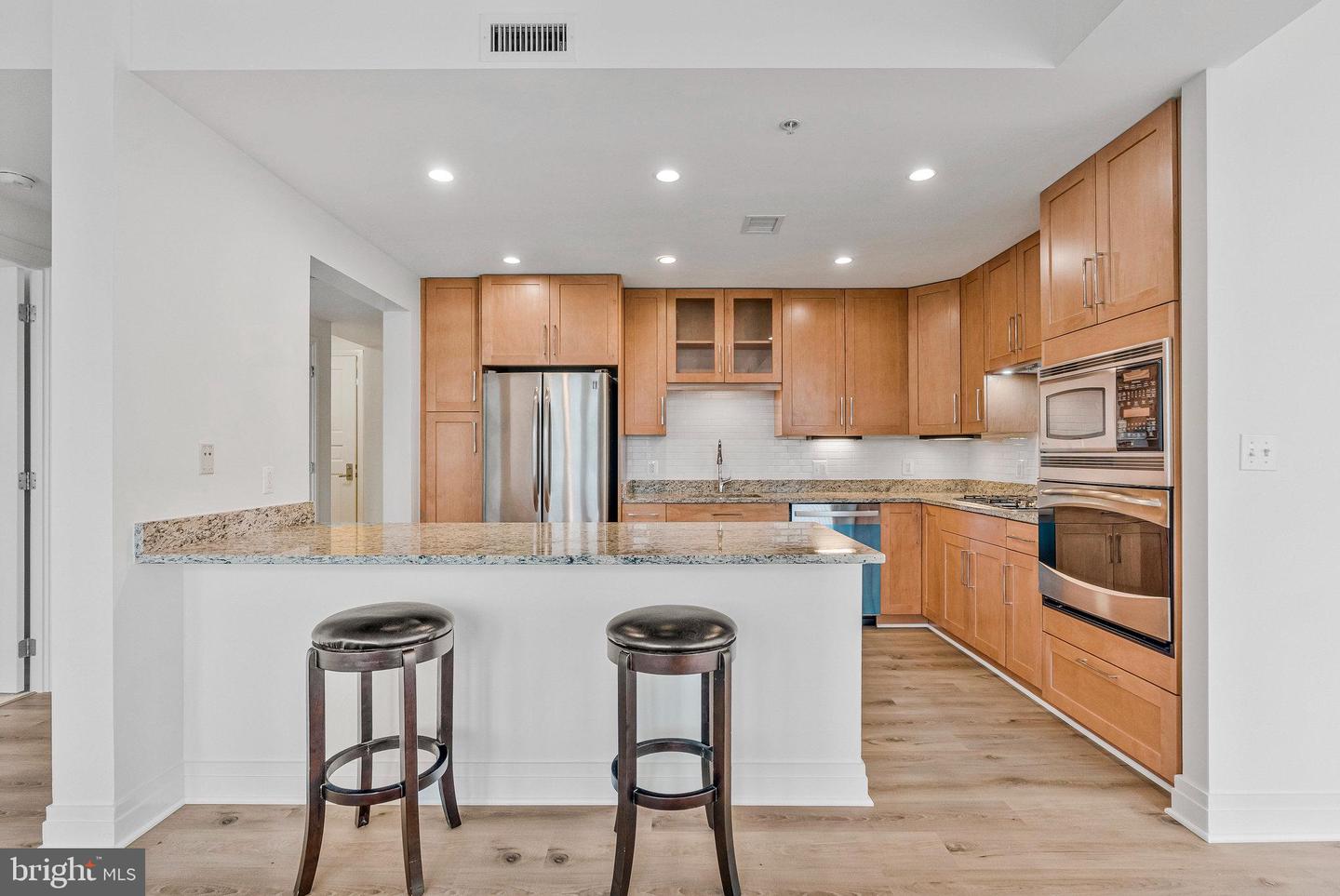 8220 CRESTWOOD HEIGHTS DR #412, MCLEAN, Virginia 22102, 2 Bedrooms Bedrooms, ,2 BathroomsBathrooms,Residential,For sale,8220 CRESTWOOD HEIGHTS DR #412,VAFX2258994 MLS # VAFX2258994