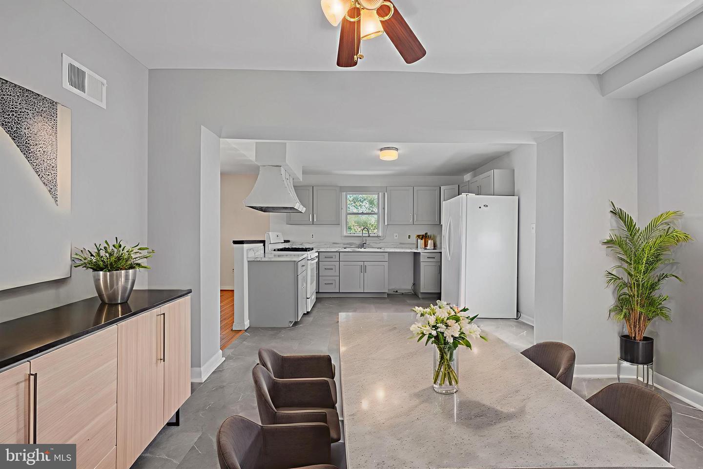 4052 MARTIN LUTHER KING JR AVE SW, WASHINGTON, District Of Columbia 20032, 3 Bedrooms Bedrooms, ,2 BathroomsBathrooms,Residential,For sale,4052 MARTIN LUTHER KING JR AVE SW,DCDC2213326 MLS # DCDC2213326