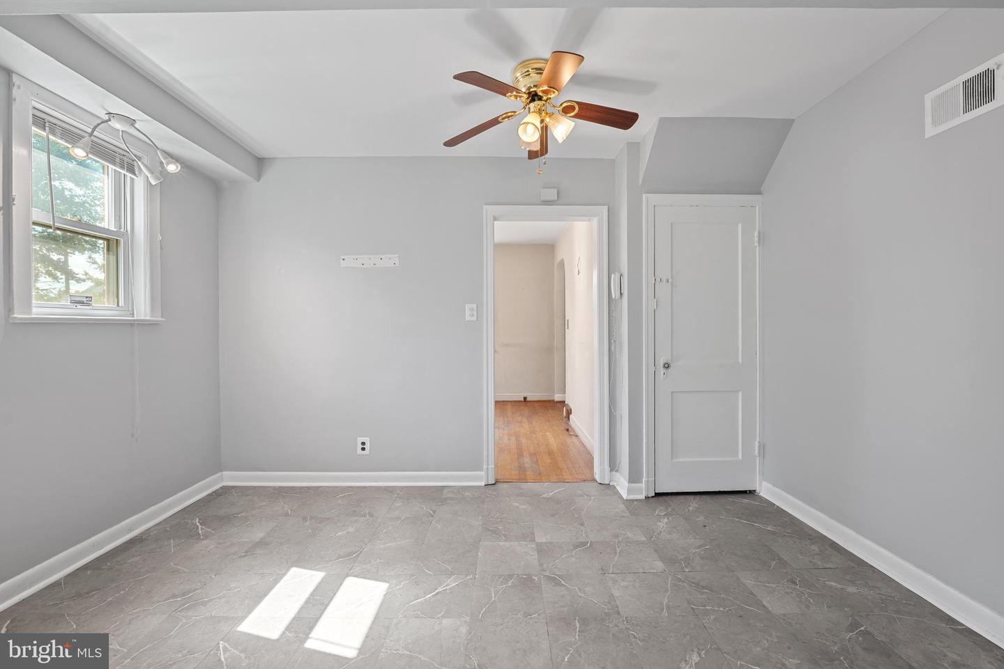 4052 MARTIN LUTHER KING JR AVE SW, WASHINGTON, District Of Columbia 20032, 3 Bedrooms Bedrooms, ,2 BathroomsBathrooms,Residential,For sale,4052 MARTIN LUTHER KING JR AVE SW,DCDC2213326 MLS # DCDC2213326