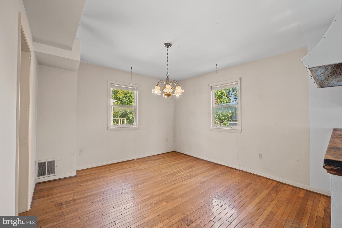 4052 MARTIN LUTHER KING JR AVE SW, WASHINGTON, District Of Columbia 20032, 3 Bedrooms Bedrooms, ,2 BathroomsBathrooms,Residential,For sale,4052 MARTIN LUTHER KING JR AVE SW,DCDC2213326 MLS # DCDC2213326