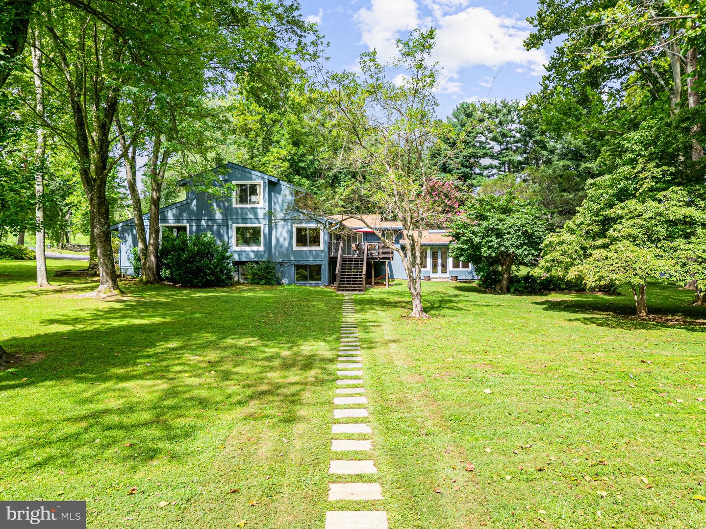 39434 SNICKERSVILLE TPKE, MIDDLEBURG, Virginia 20117, 4 Bedrooms Bedrooms, ,4 BathroomsBathrooms,Residential,For sale,39434 SNICKERSVILLE TPKE,VALO2104064 MLS # VALO2104064