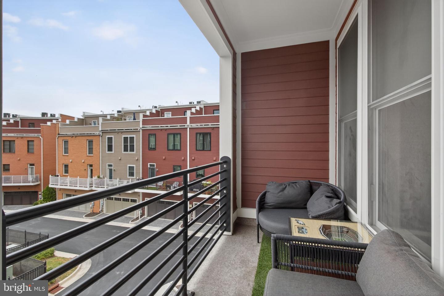 1910 POTOMAC AVE #102, ALEXANDRIA, Virginia 22301, 3 Bedrooms Bedrooms, 6 Rooms Rooms,2 BathroomsBathrooms,Residential,For sale,1910 POTOMAC AVE #102,VAAX2048314 MLS # VAAX2048314