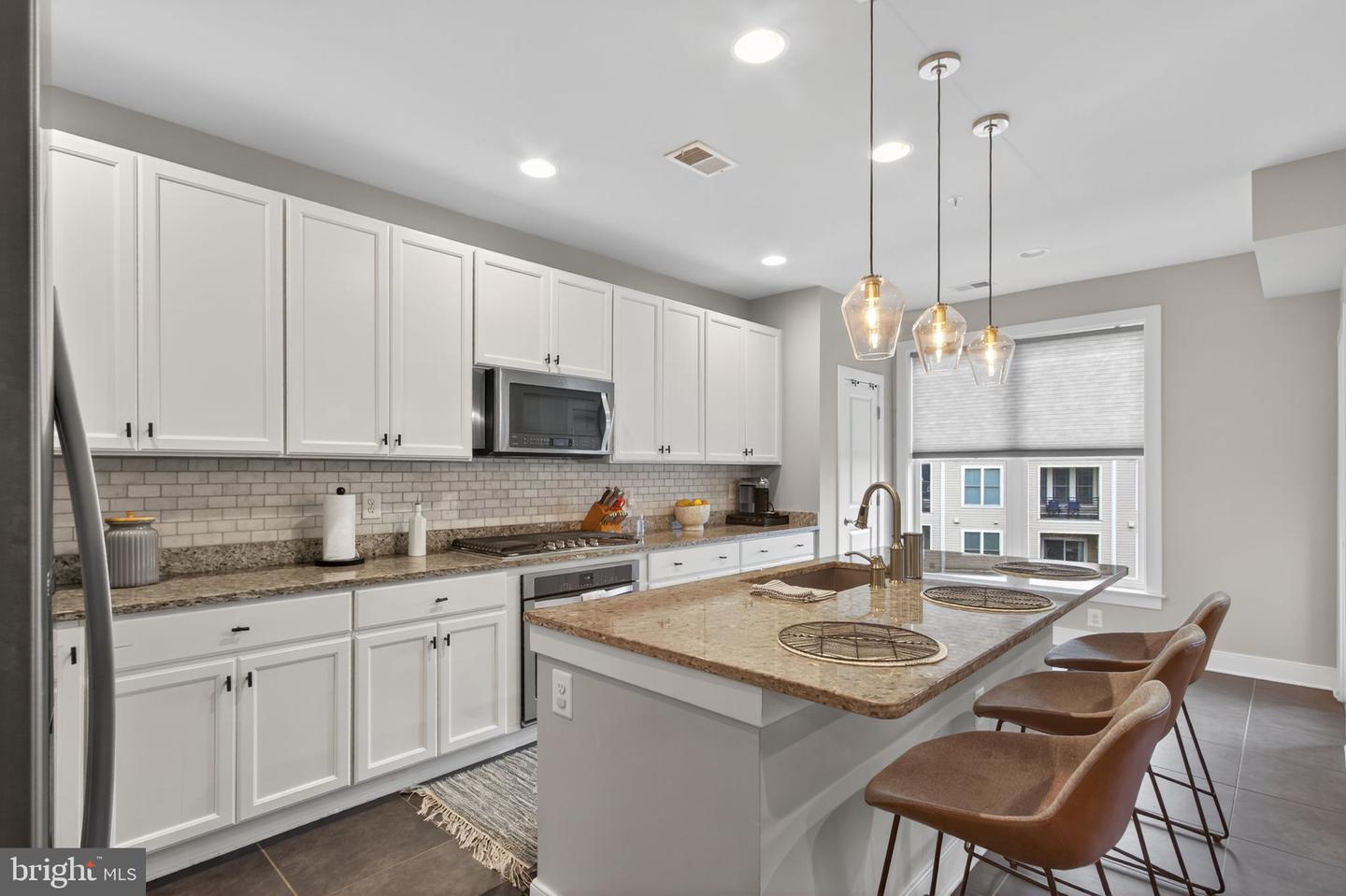 1910 POTOMAC AVE #102, ALEXANDRIA, Virginia 22301, 3 Bedrooms Bedrooms, 6 Rooms Rooms,2 BathroomsBathrooms,Residential,For sale,1910 POTOMAC AVE #102,VAAX2048314 MLS # VAAX2048314