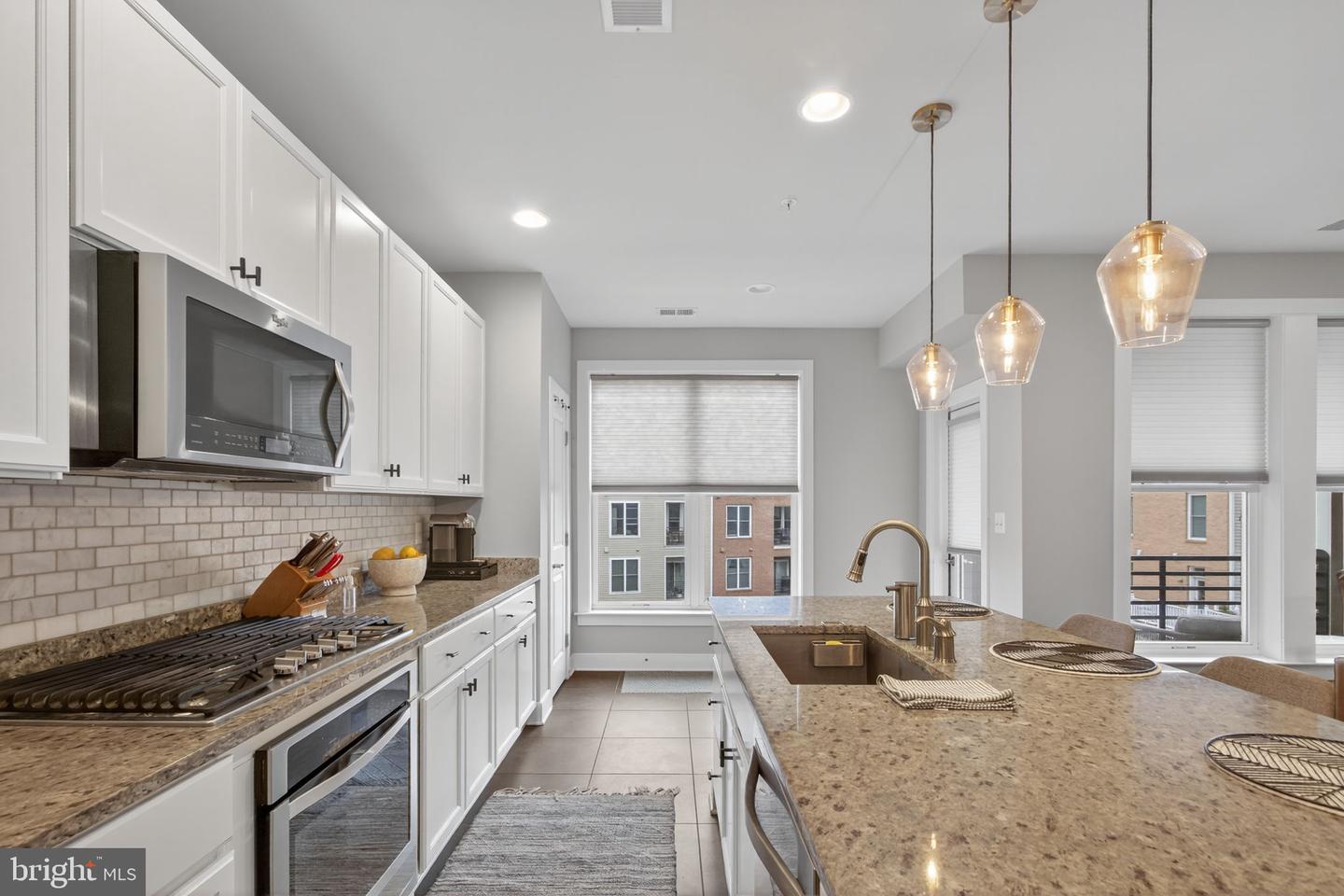1910 POTOMAC AVE #102, ALEXANDRIA, Virginia 22301, 3 Bedrooms Bedrooms, 6 Rooms Rooms,2 BathroomsBathrooms,Residential,For sale,1910 POTOMAC AVE #102,VAAX2048314 MLS # VAAX2048314