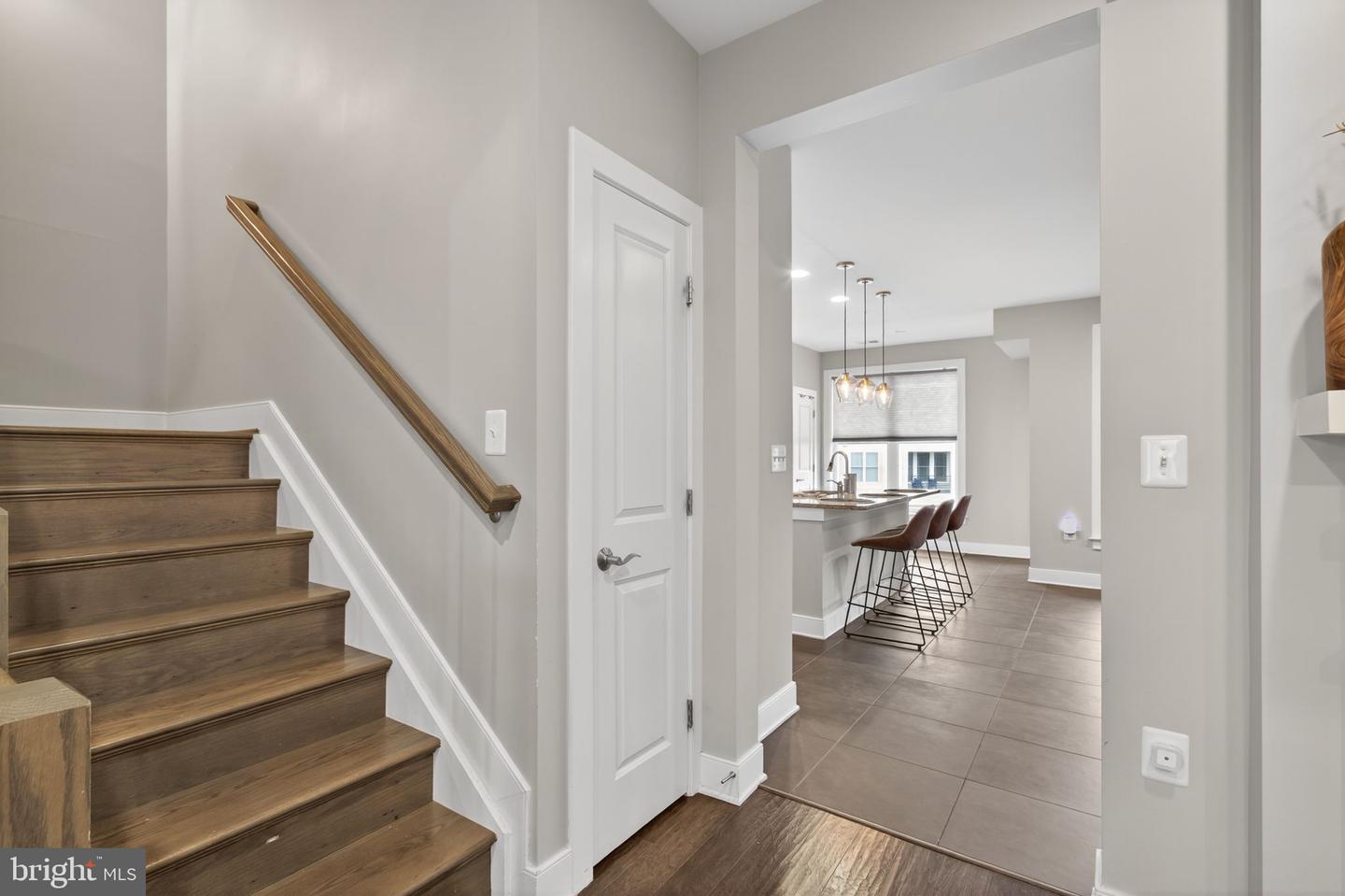 1910 POTOMAC AVE #102, ALEXANDRIA, Virginia 22301, 3 Bedrooms Bedrooms, 6 Rooms Rooms,2 BathroomsBathrooms,Residential,For sale,1910 POTOMAC AVE #102,VAAX2048314 MLS # VAAX2048314