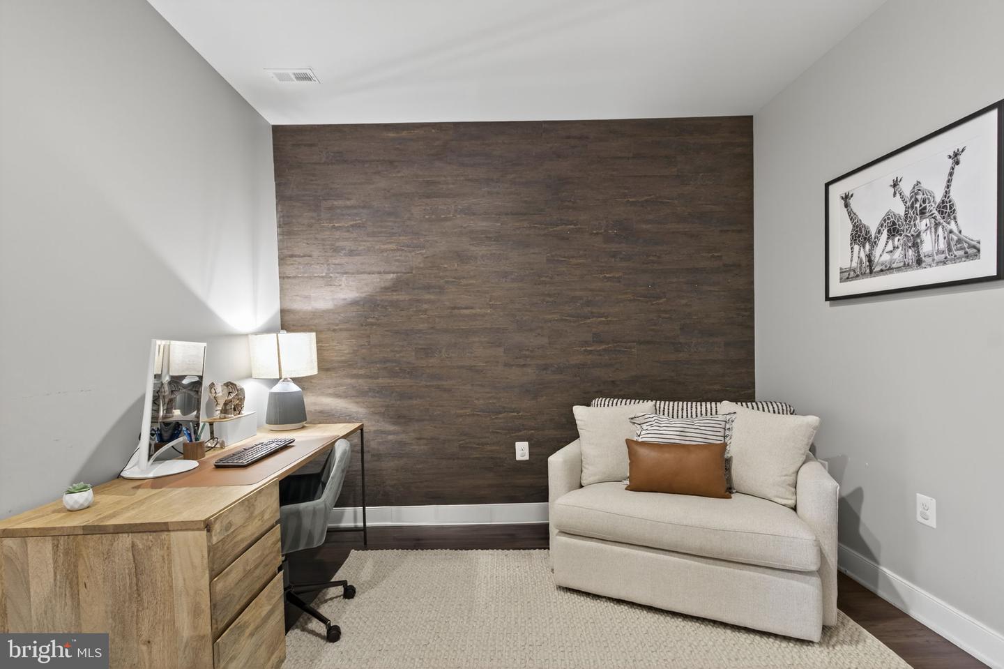 1910 POTOMAC AVE #102, ALEXANDRIA, Virginia 22301, 3 Bedrooms Bedrooms, 6 Rooms Rooms,2 BathroomsBathrooms,Residential,For sale,1910 POTOMAC AVE #102,VAAX2048314 MLS # VAAX2048314