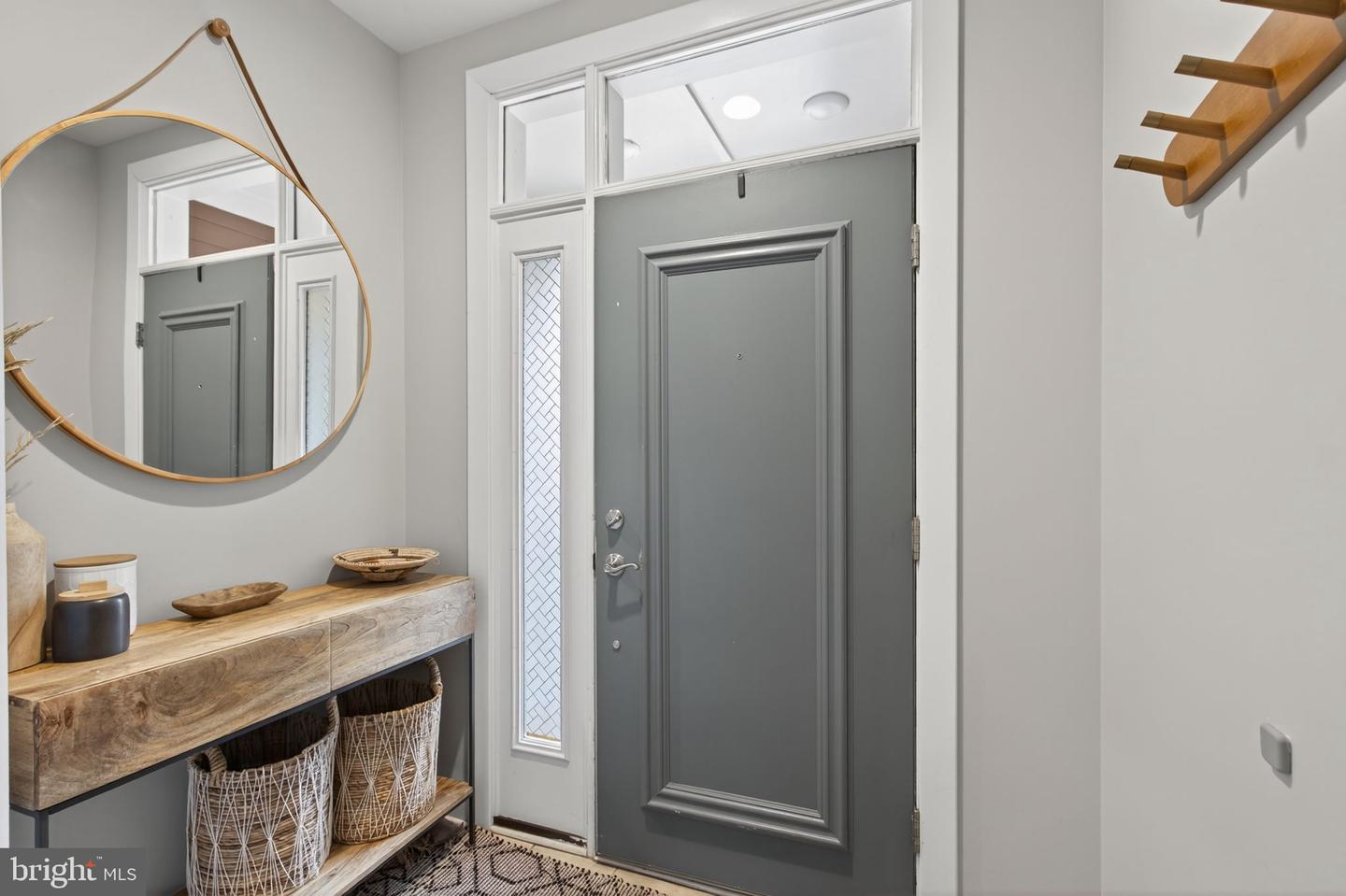 1910 POTOMAC AVE #102, ALEXANDRIA, Virginia 22301, 3 Bedrooms Bedrooms, 6 Rooms Rooms,2 BathroomsBathrooms,Residential,For sale,1910 POTOMAC AVE #102,VAAX2048314 MLS # VAAX2048314
