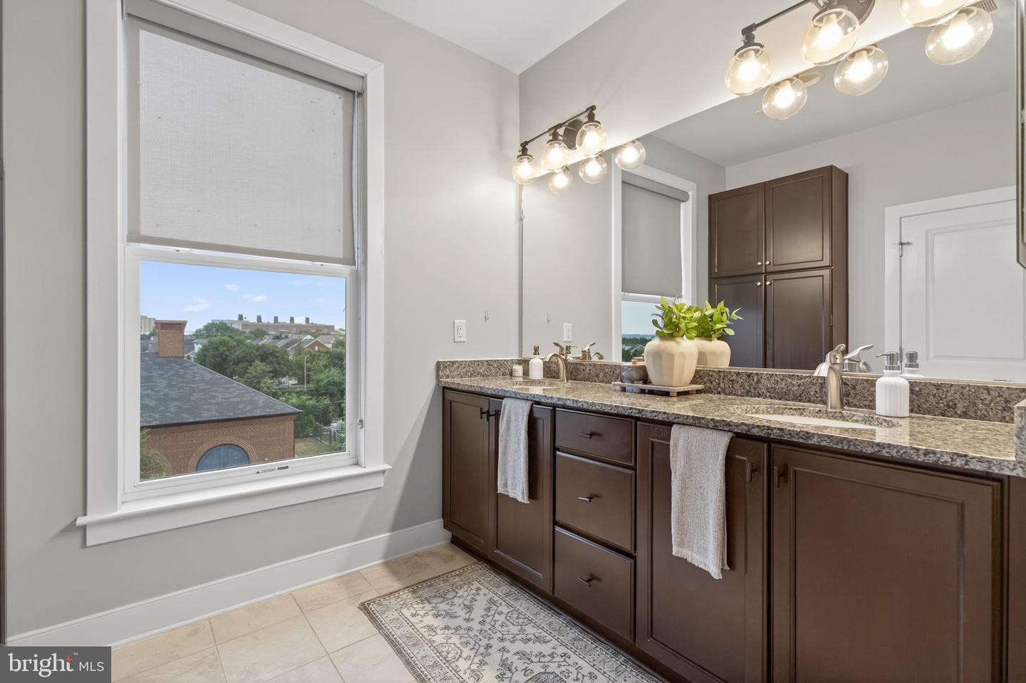 1910 POTOMAC AVE #102, ALEXANDRIA, Virginia 22301, 3 Bedrooms Bedrooms, 6 Rooms Rooms,2 BathroomsBathrooms,Residential,For sale,1910 POTOMAC AVE #102,VAAX2048314 MLS # VAAX2048314