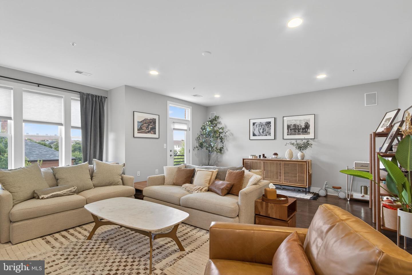 1910 POTOMAC AVE #102, ALEXANDRIA, Virginia 22301, 3 Bedrooms Bedrooms, 6 Rooms Rooms,2 BathroomsBathrooms,Residential,For sale,1910 POTOMAC AVE #102,VAAX2048314 MLS # VAAX2048314