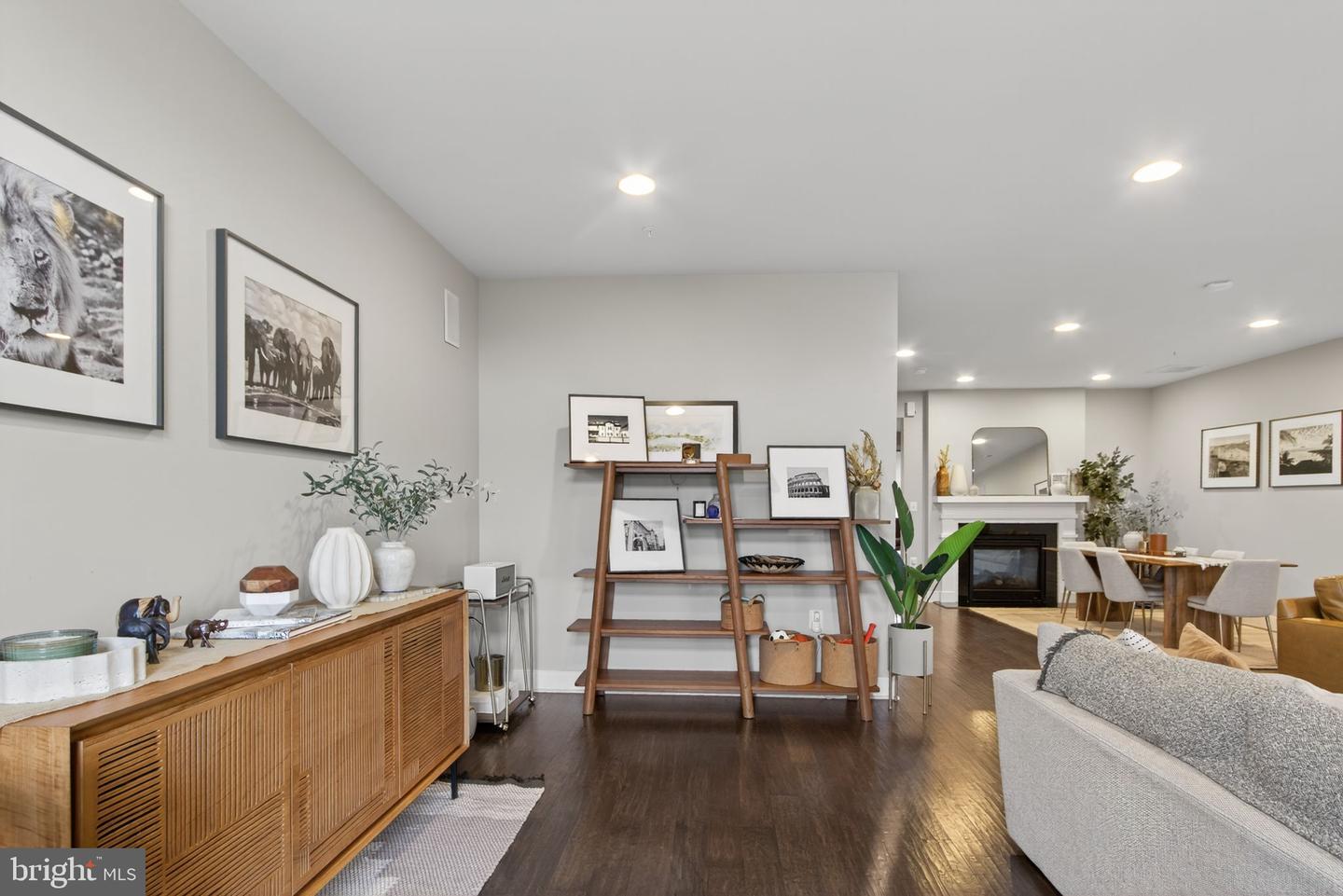 1910 POTOMAC AVE #102, ALEXANDRIA, Virginia 22301, 3 Bedrooms Bedrooms, 6 Rooms Rooms,2 BathroomsBathrooms,Residential,For sale,1910 POTOMAC AVE #102,VAAX2048314 MLS # VAAX2048314