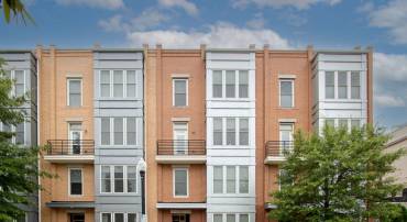 1910 POTOMAC AVE #102, ALEXANDRIA, Virginia 22301, 3 Bedrooms Bedrooms, 6 Rooms Rooms,2 BathroomsBathrooms,Residential,For sale,1910 POTOMAC AVE #102,VAAX2048314 MLS # VAAX2048314