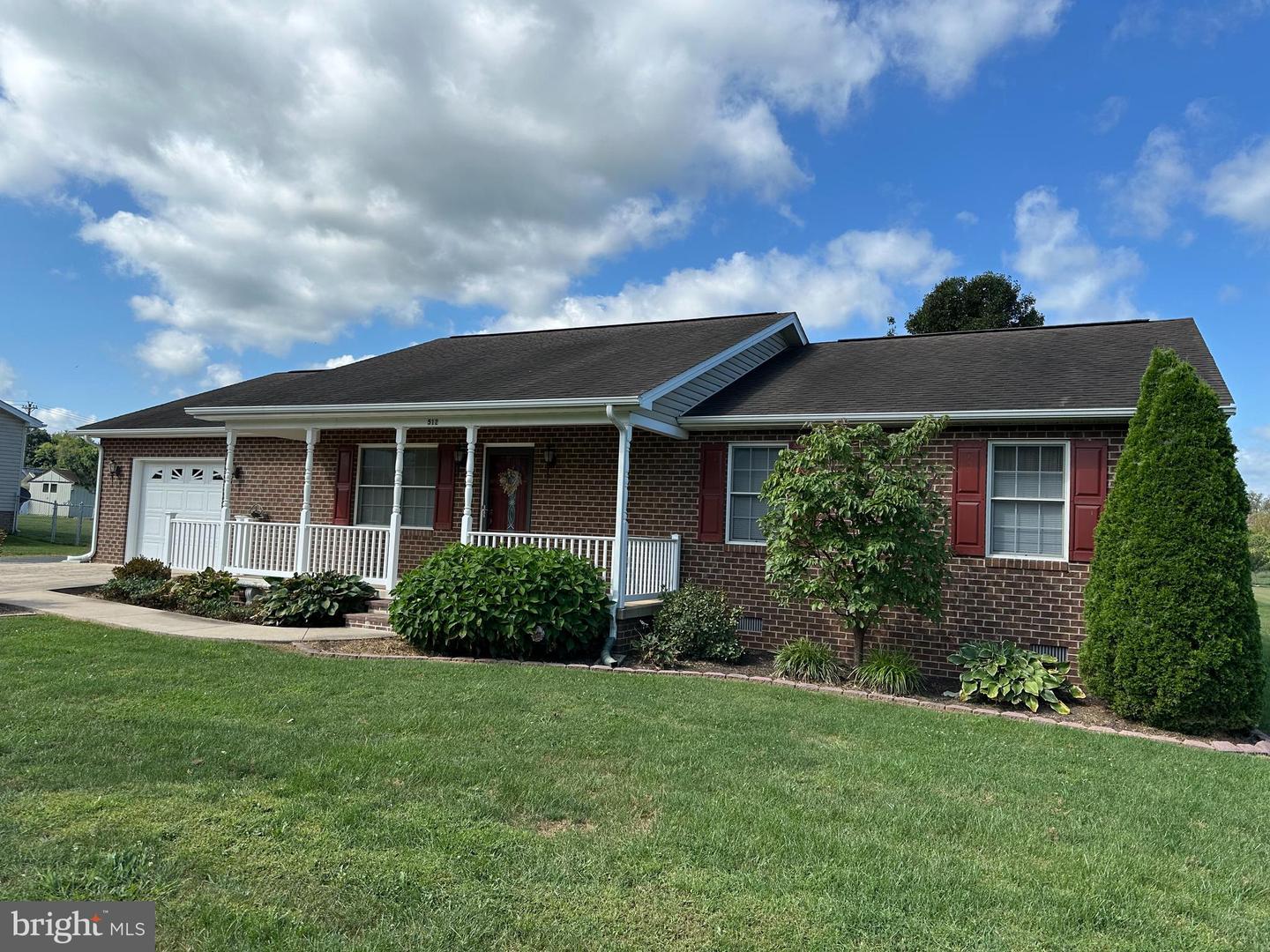 512 CREEKSIDE DR, LURAY, Virginia 22835, 3 Bedrooms Bedrooms, ,2 BathroomsBathrooms,Residential,For sale,512 CREEKSIDE DR,VAPA2005300 MLS # VAPA2005300