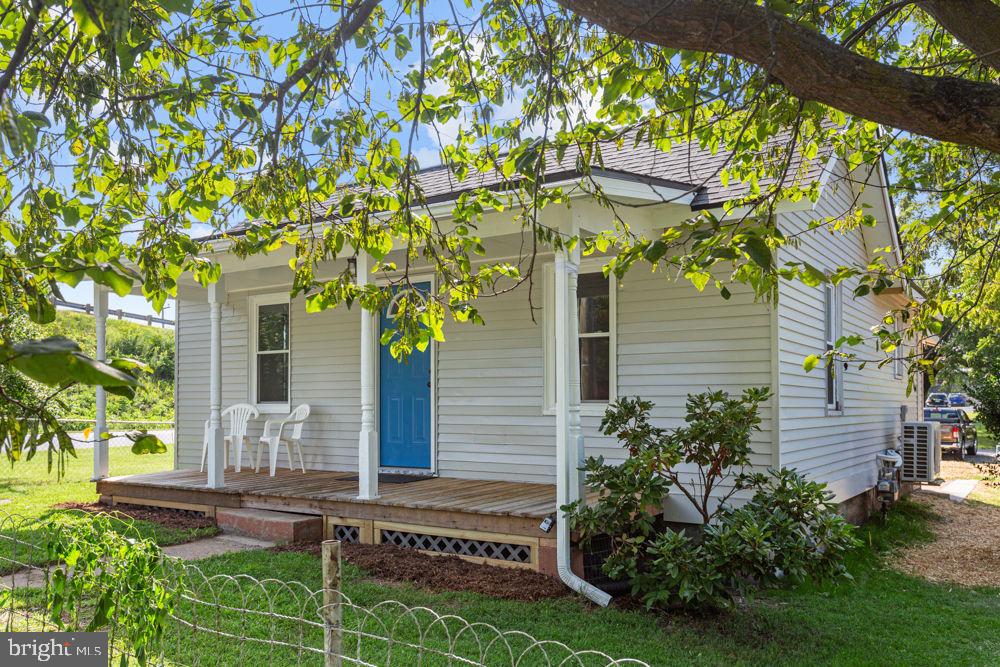 821 N BAYARD AVE, WAYNESBORO, Virginia 22980, 2 Bedrooms Bedrooms, ,1 BathroomBathrooms,Residential,For sale,821 N BAYARD AVE,VAWB2000188 MLS # VAWB2000188