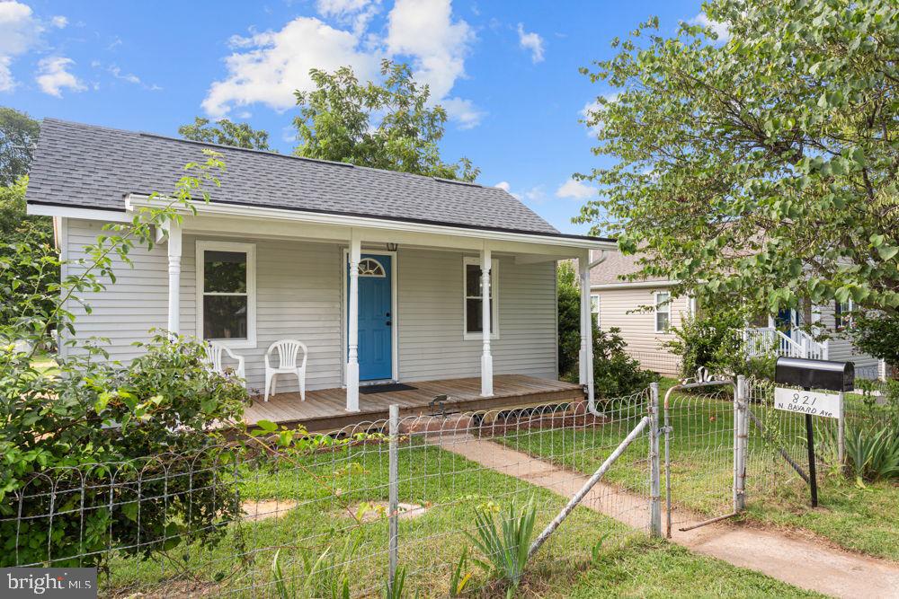 821 N BAYARD AVE, WAYNESBORO, Virginia 22980, 2 Bedrooms Bedrooms, ,1 BathroomBathrooms,Residential,For sale,821 N BAYARD AVE,VAWB2000188 MLS # VAWB2000188
