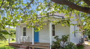 821 N BAYARD AVE, WAYNESBORO, Virginia 22980, 2 Bedrooms Bedrooms, ,1 BathroomBathrooms,Residential,For sale,821 N BAYARD AVE,VAWB2000188 MLS # VAWB2000188