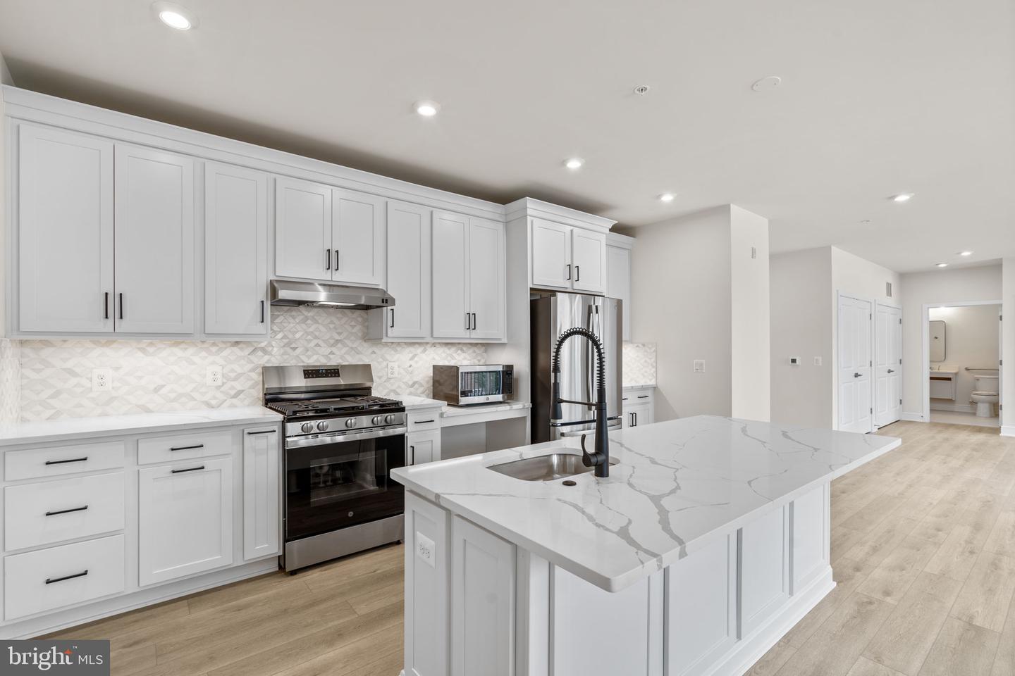 23640 BOLTON CRESCENT TER #13-204, ASHBURN, Virginia 20148, 2 Bedrooms Bedrooms, ,2 BathroomsBathrooms,Residential,For sale,23640 BOLTON CRESCENT TER #13-204,VALO2105454 MLS # VALO2105454
