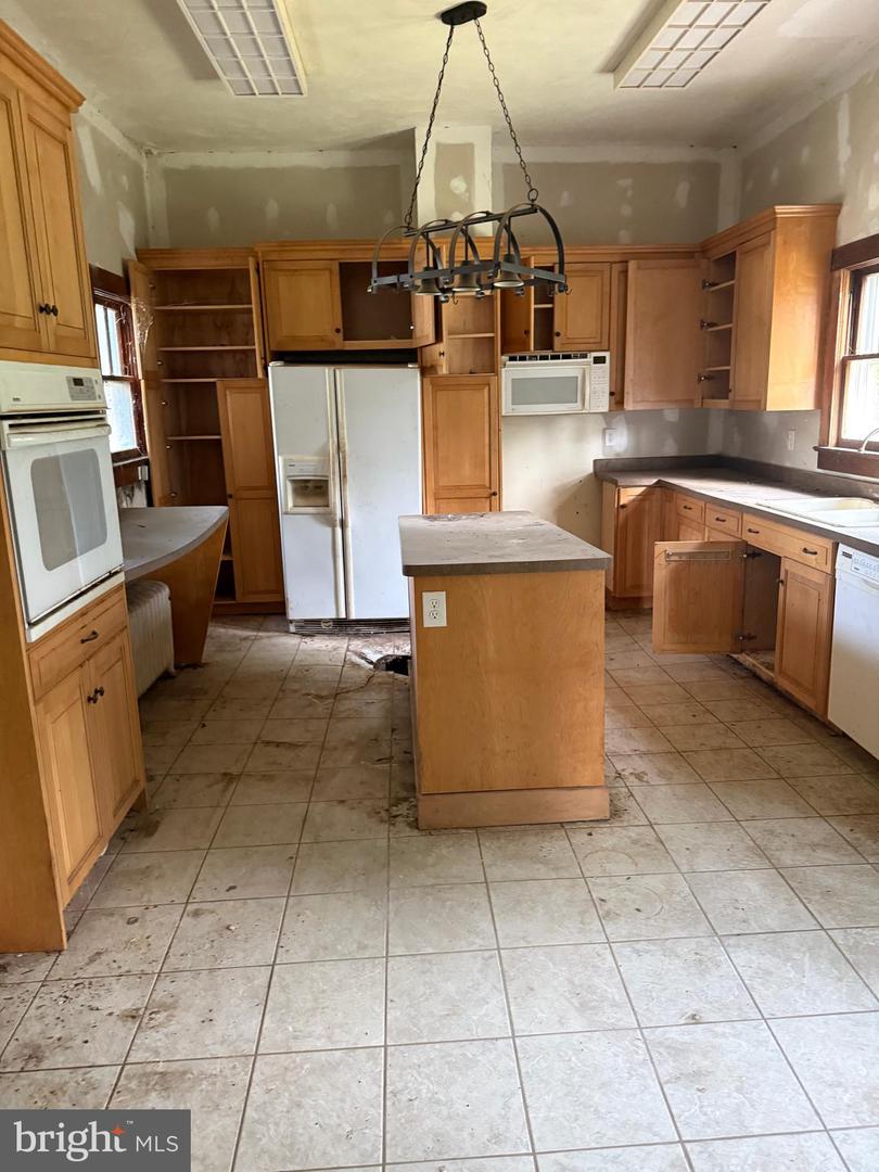 2374 MAPLE AVE, BUENA VISTA, Virginia 24416, 6 Bedrooms Bedrooms, ,3 BathroomsBathrooms,Residential,For sale,2374 MAPLE AVE,VARB2000134 MLS # VARB2000134 2374 MAPLE AVE, BUENA VISTA, Virginia 24416, 6 Bedrooms Bedrooms, ,3 BathroomsBathrooms,Residential,For sale,2374 MAPLE AVE,VARB2000134 MLS # VARB2000134