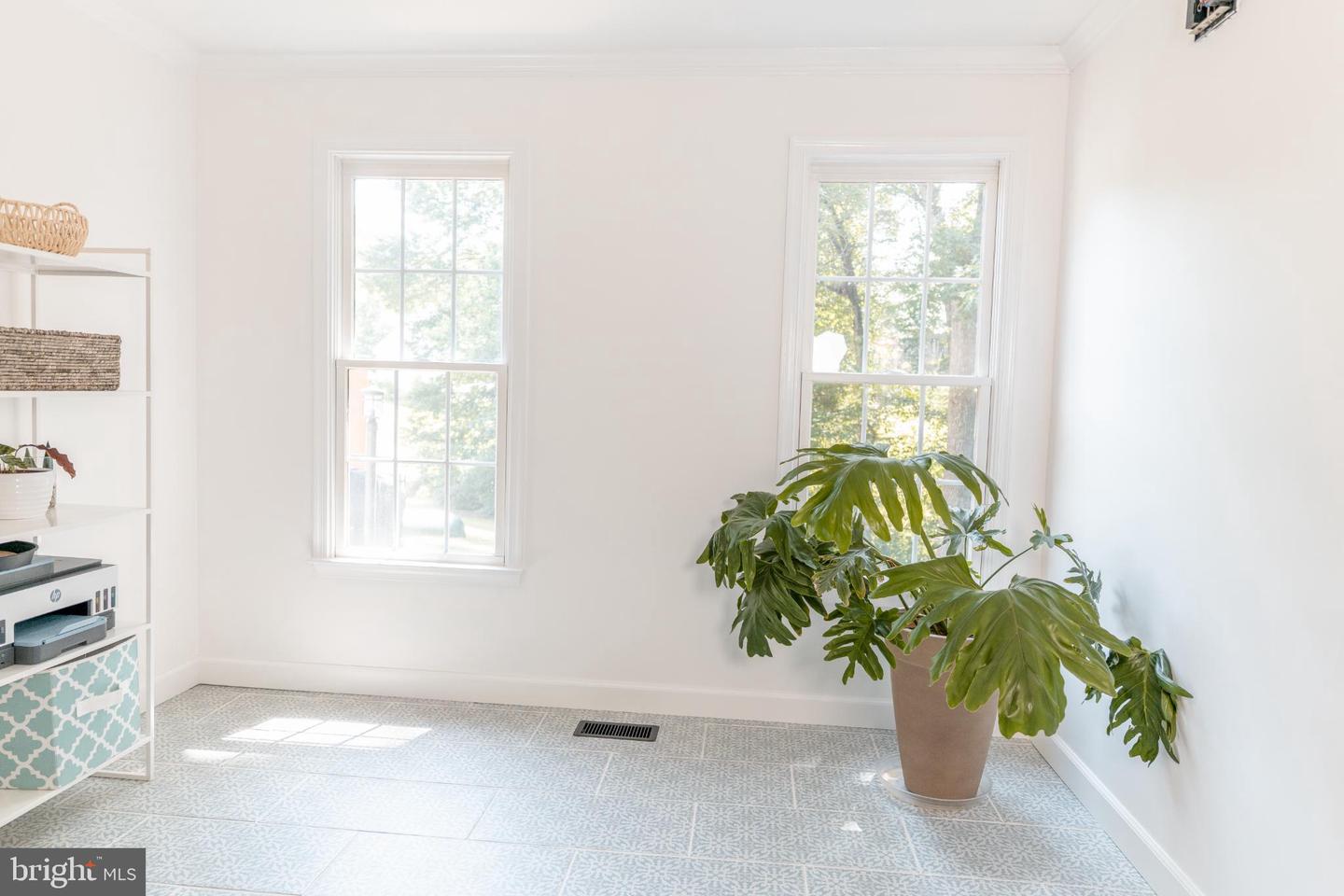 73 VILLAGE GROVE RD, FREDERICKSBURG, Virginia 22406, 6 Bedrooms Bedrooms, ,3 BathroomsBathrooms,Residential,For sale,73 VILLAGE GROVE RD,VAST2040270 MLS # VAST2040270