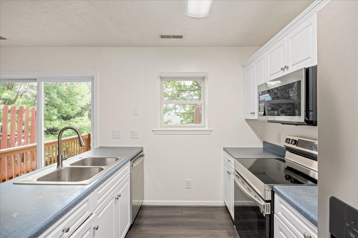 2403 AVALON WOODS DR, HARRISONBURG, Virginia 22801, 3 Bedrooms Bedrooms, ,3 BathroomsBathrooms,Residential,2403 AVALON WOODS DR,668295 MLS # 668295