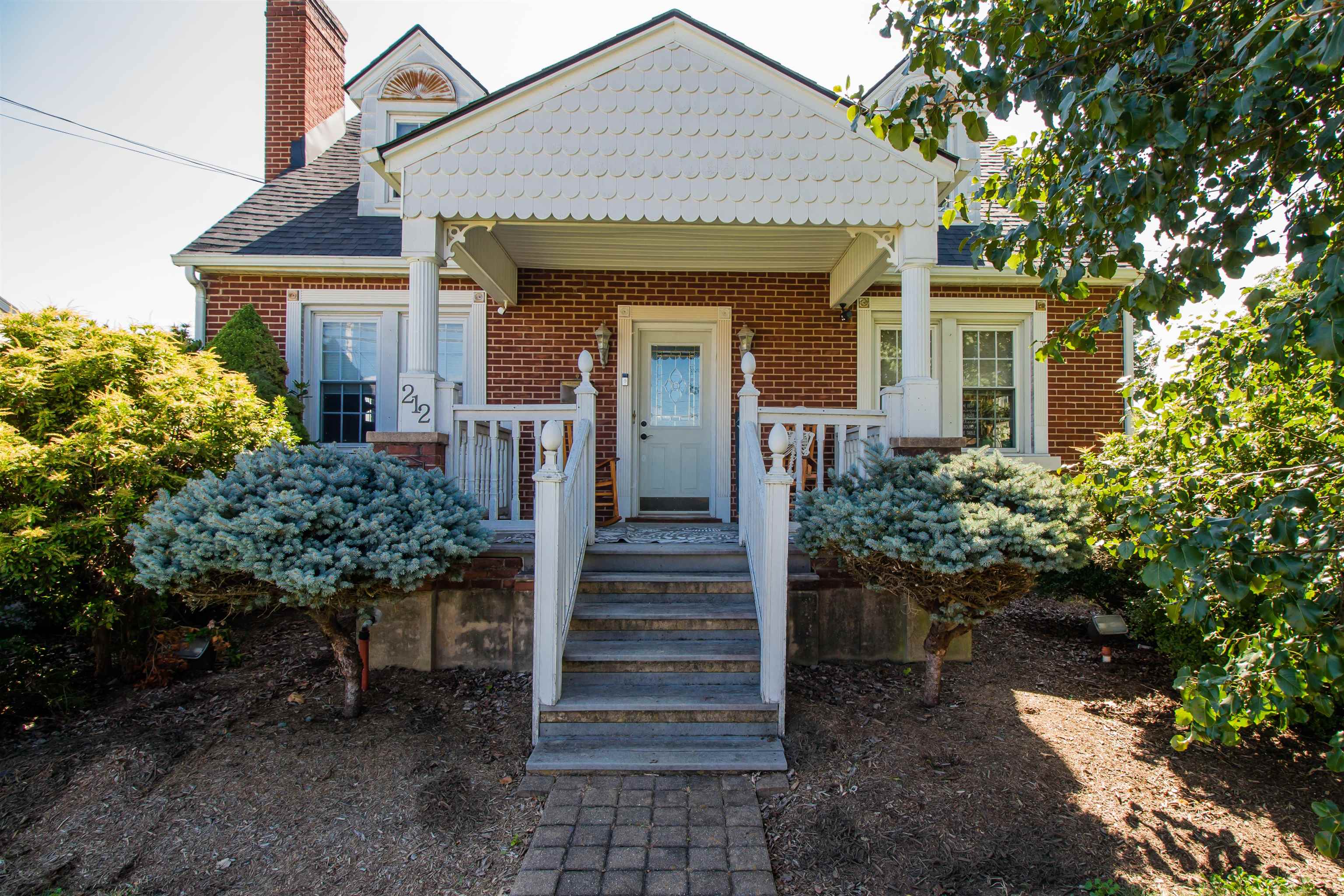 212 N STUART AVE, ELKTON, Virginia 22827, 3 Bedrooms Bedrooms, ,2 BathroomsBathrooms,Residential,212 N STUART AVE,668296 MLS # 668296