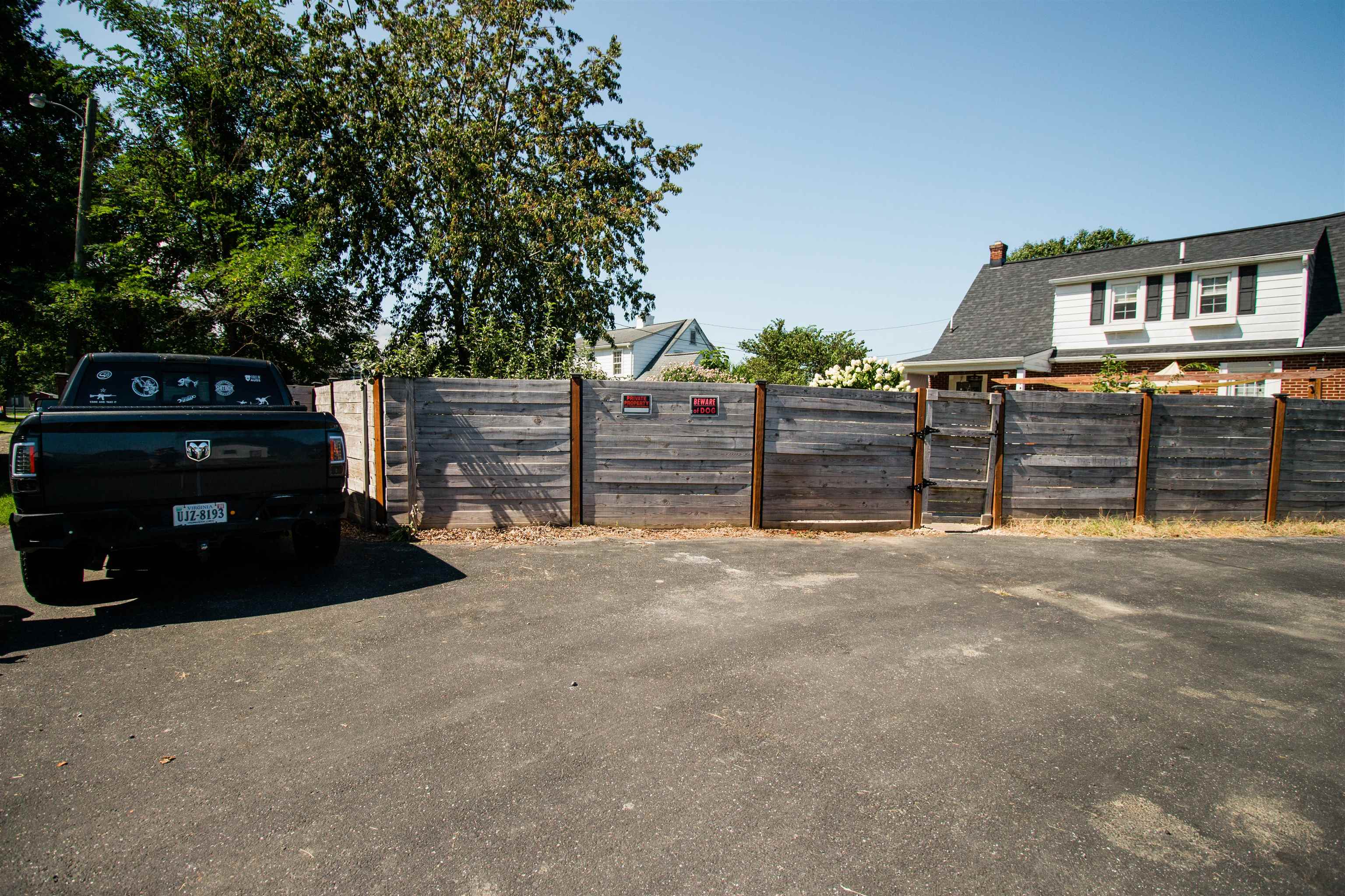 212 N STUART AVE, ELKTON, Virginia 22827, 3 Bedrooms Bedrooms, ,2 BathroomsBathrooms,Residential,212 N STUART AVE,668296 MLS # 668296