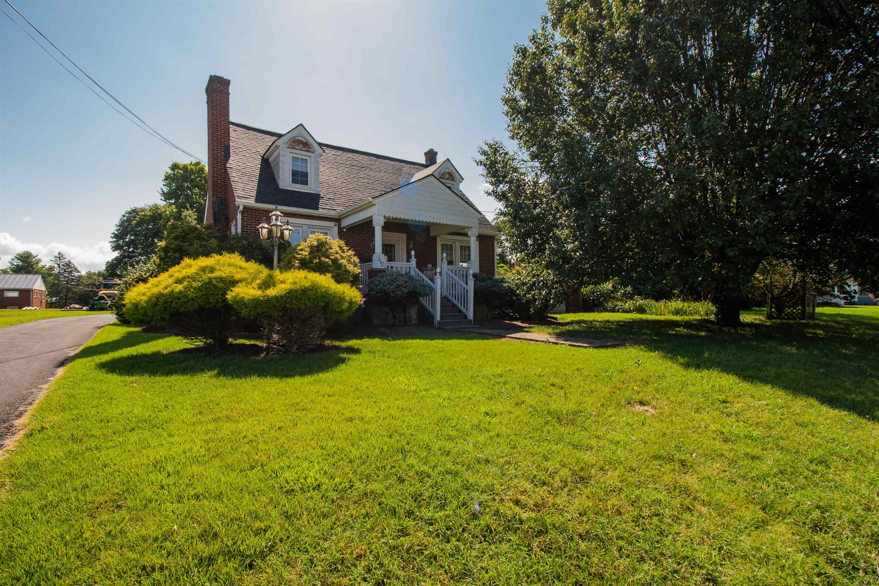 212 N STUART AVE, ELKTON, Virginia 22827, 3 Bedrooms Bedrooms, ,2 BathroomsBathrooms,Residential,212 N STUART AVE,668296 MLS # 668296
