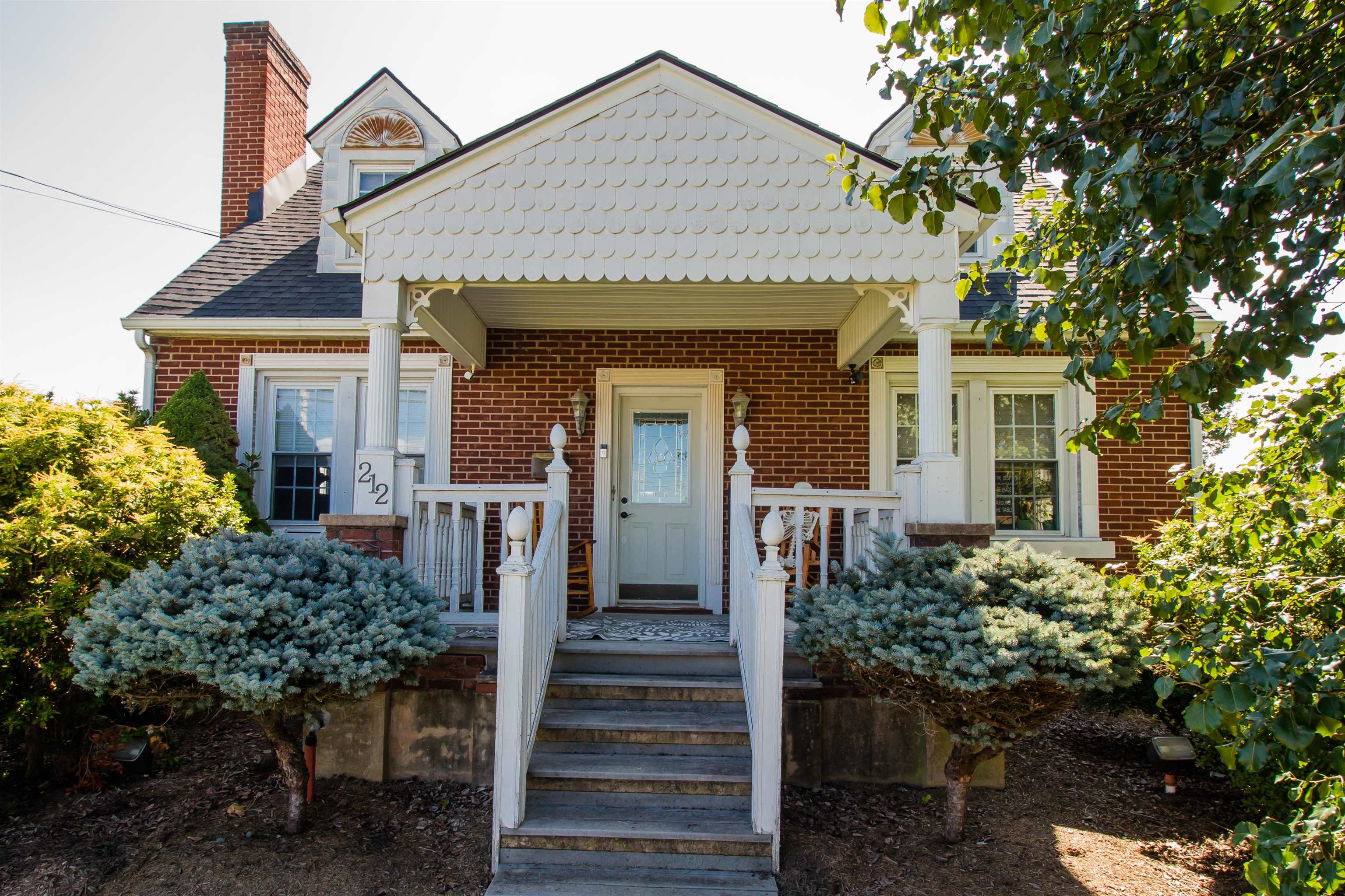 212 N STUART AVE, ELKTON, Virginia 22827, 3 Bedrooms Bedrooms, ,2 BathroomsBathrooms,Residential,212 N STUART AVE,668296 MLS # 668296