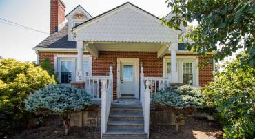 212 N STUART AVE, ELKTON, Virginia 22827, 3 Bedrooms Bedrooms, ,2 BathroomsBathrooms,Residential,212 N STUART AVE,668296 MLS # 668296