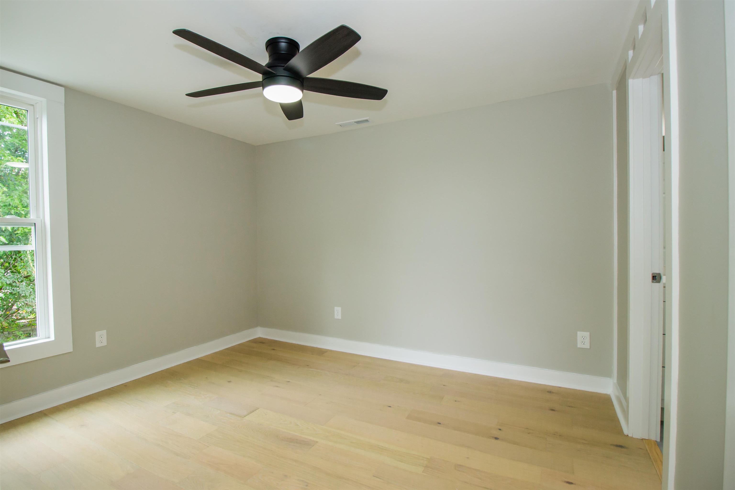 302 W BRUCE ST, HARRISONBURG, Virginia 22801, 3 Bedrooms Bedrooms, ,2 BathroomsBathrooms,Residential,302 W BRUCE ST,668301 MLS # 668301