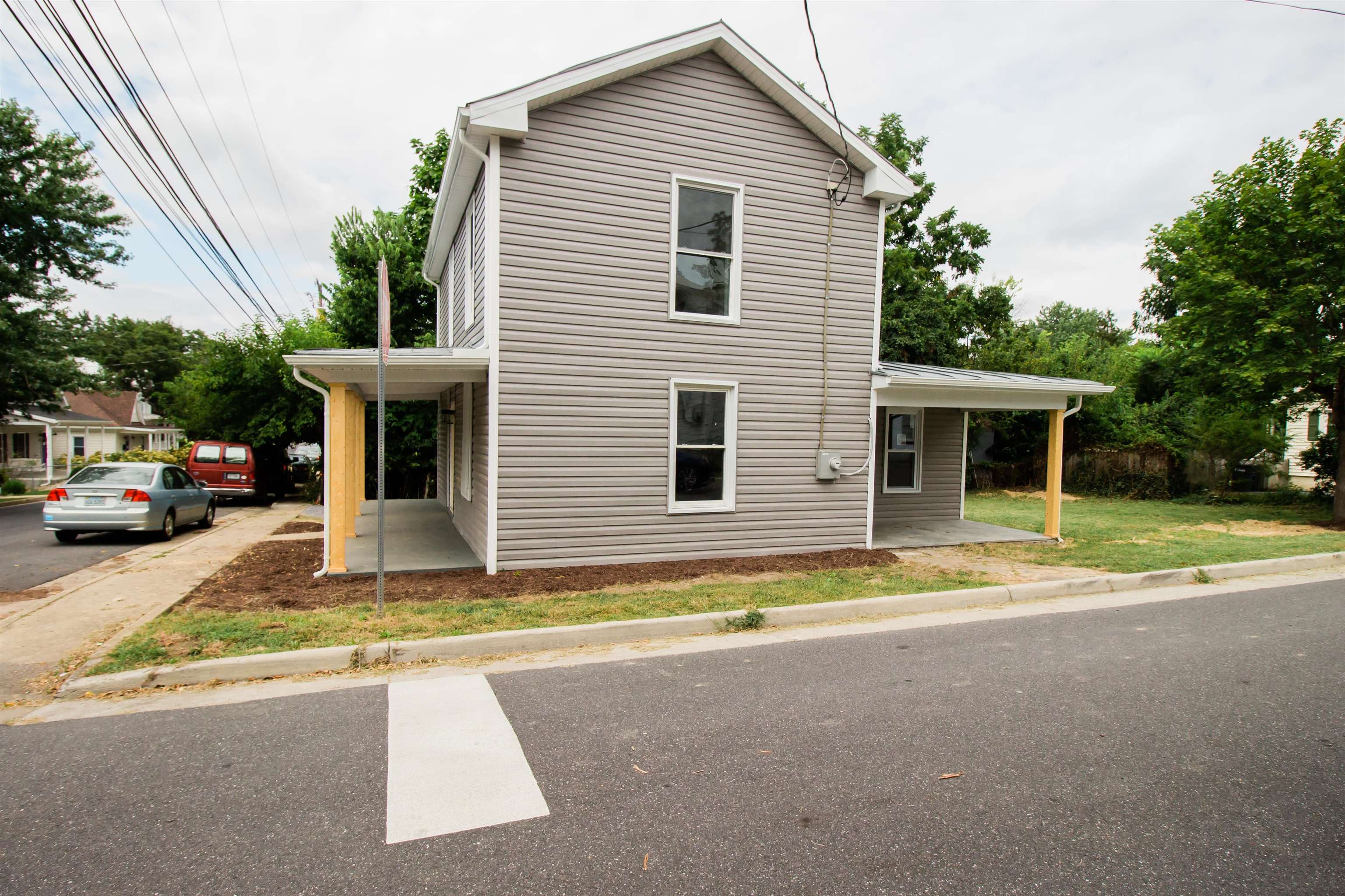 302 W BRUCE ST, HARRISONBURG, Virginia 22801, 3 Bedrooms Bedrooms, ,2 BathroomsBathrooms,Residential,302 W BRUCE ST,668301 MLS # 668301