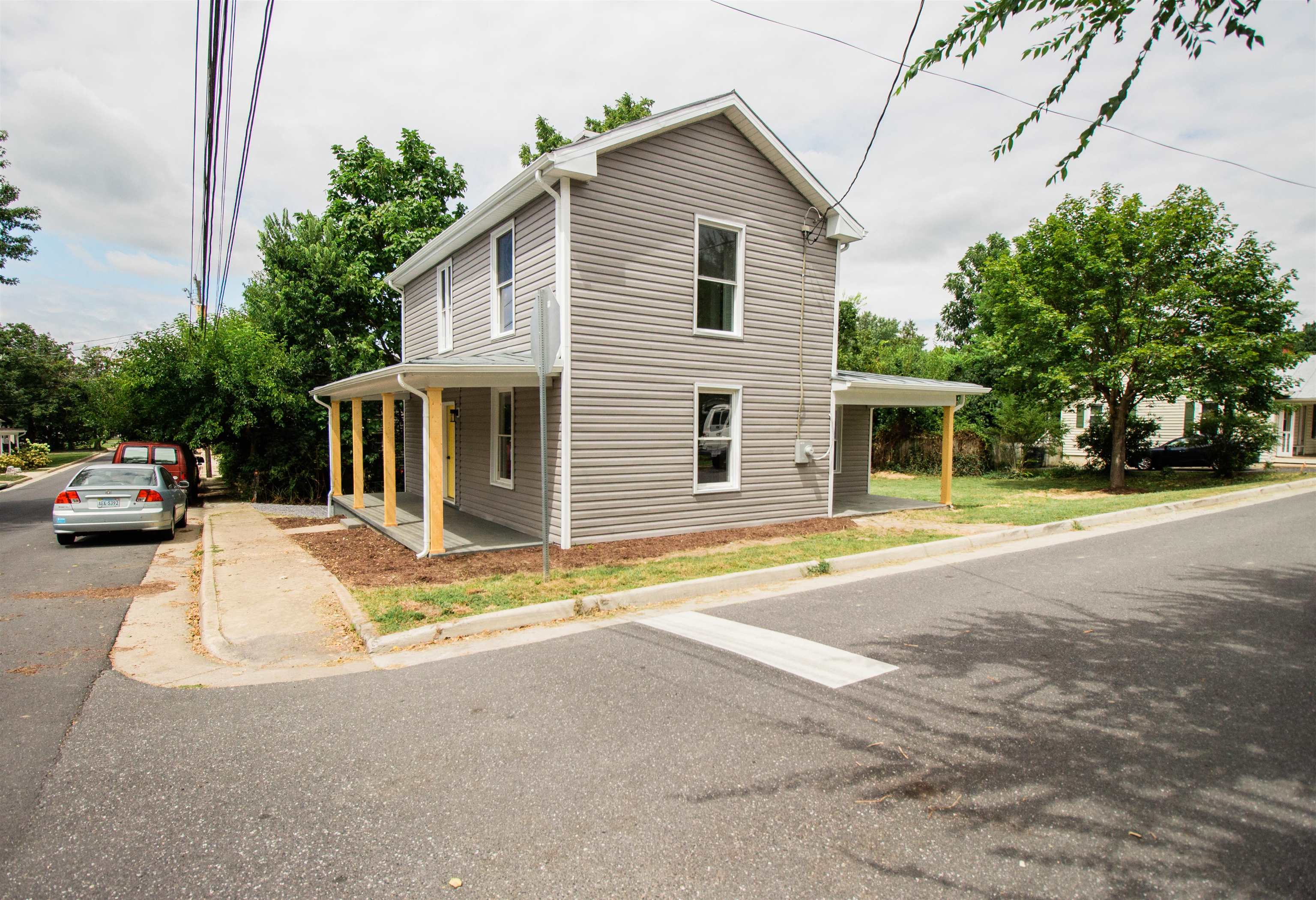 302 W BRUCE ST, HARRISONBURG, Virginia 22801, 3 Bedrooms Bedrooms, ,2 BathroomsBathrooms,Residential,302 W BRUCE ST,668301 MLS # 668301